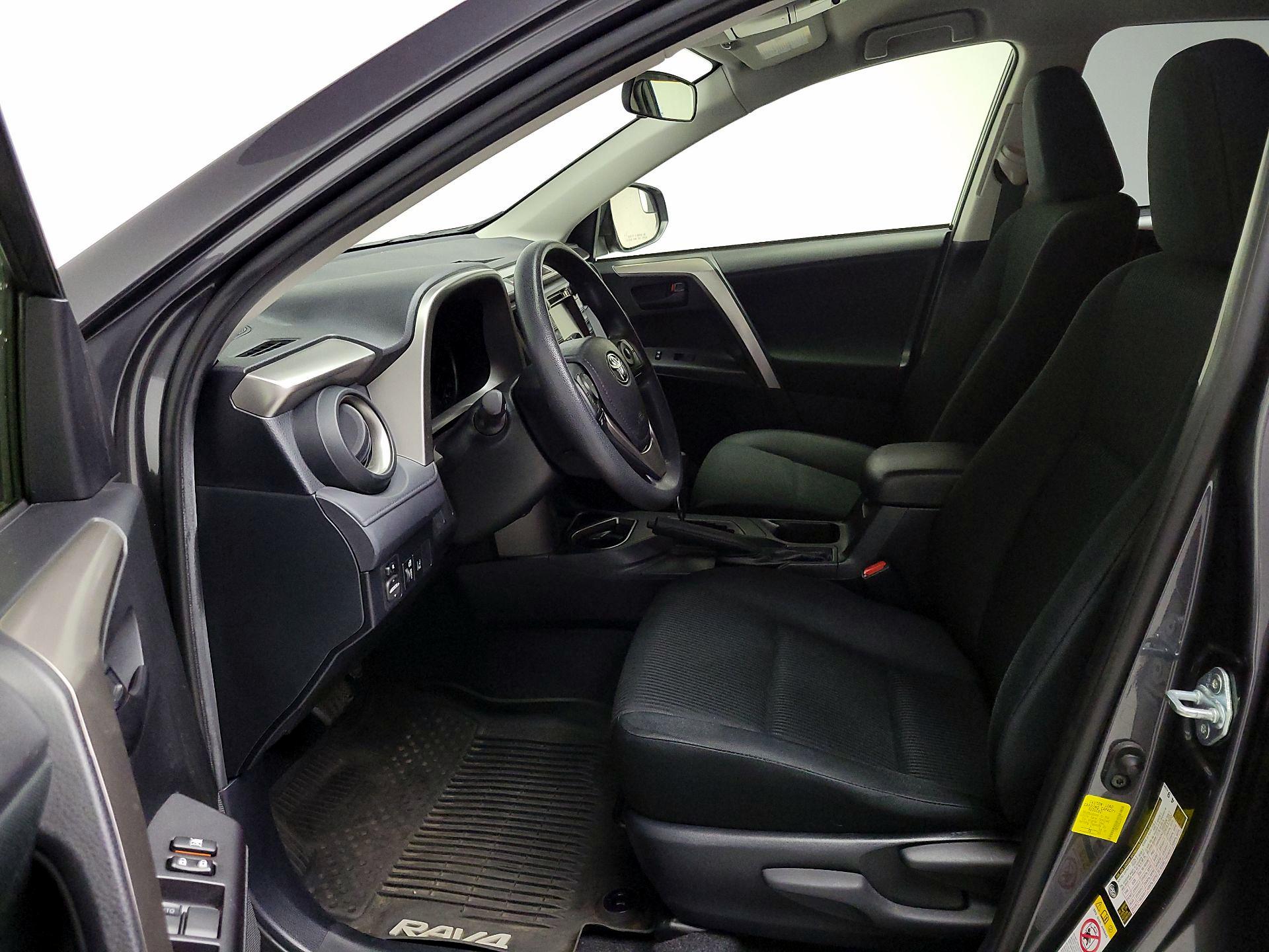 Thumbnail: 2018 Toyota RAV4 - 11