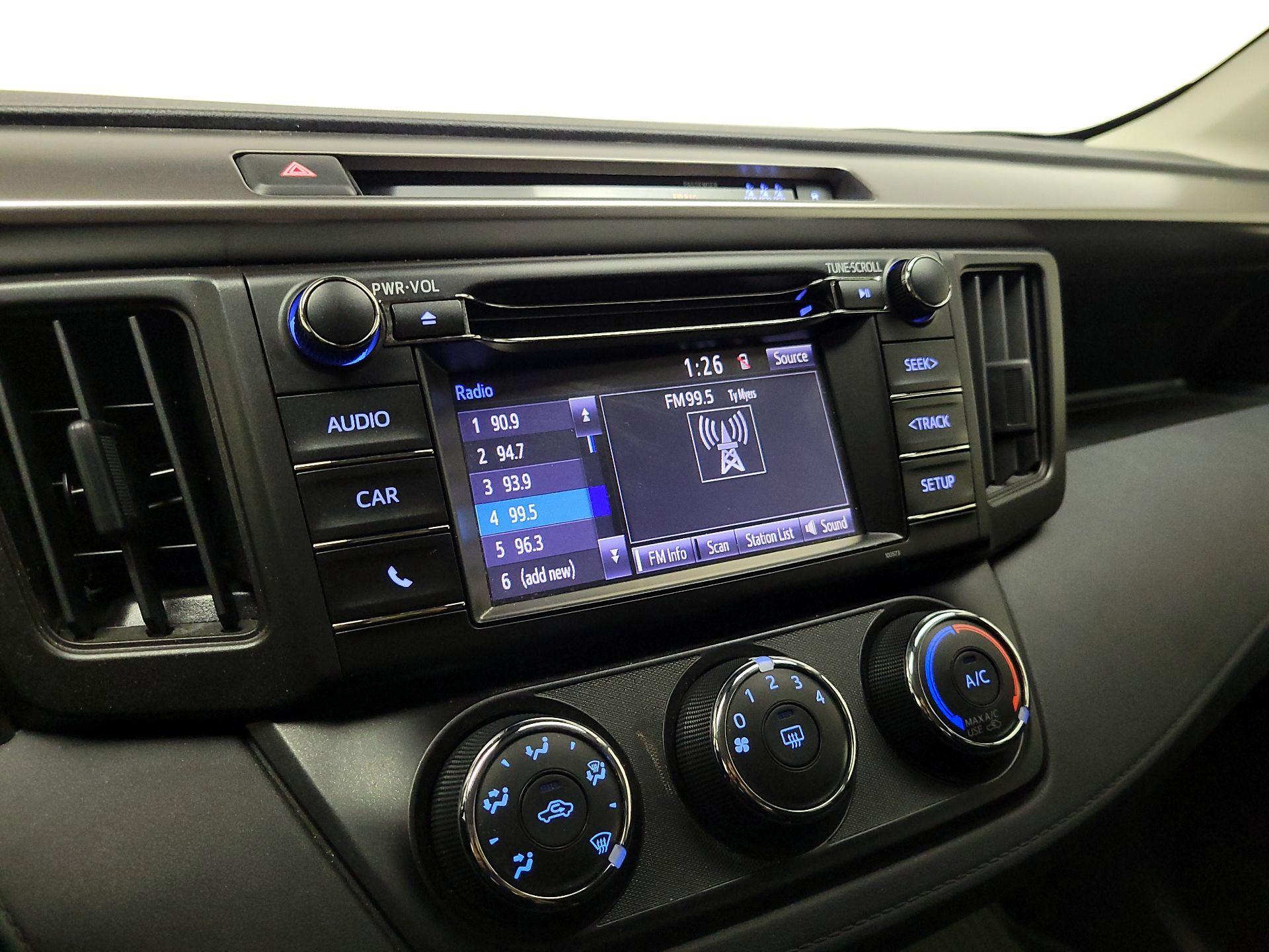 Thumbnail: 2018 Toyota RAV4 - 15
