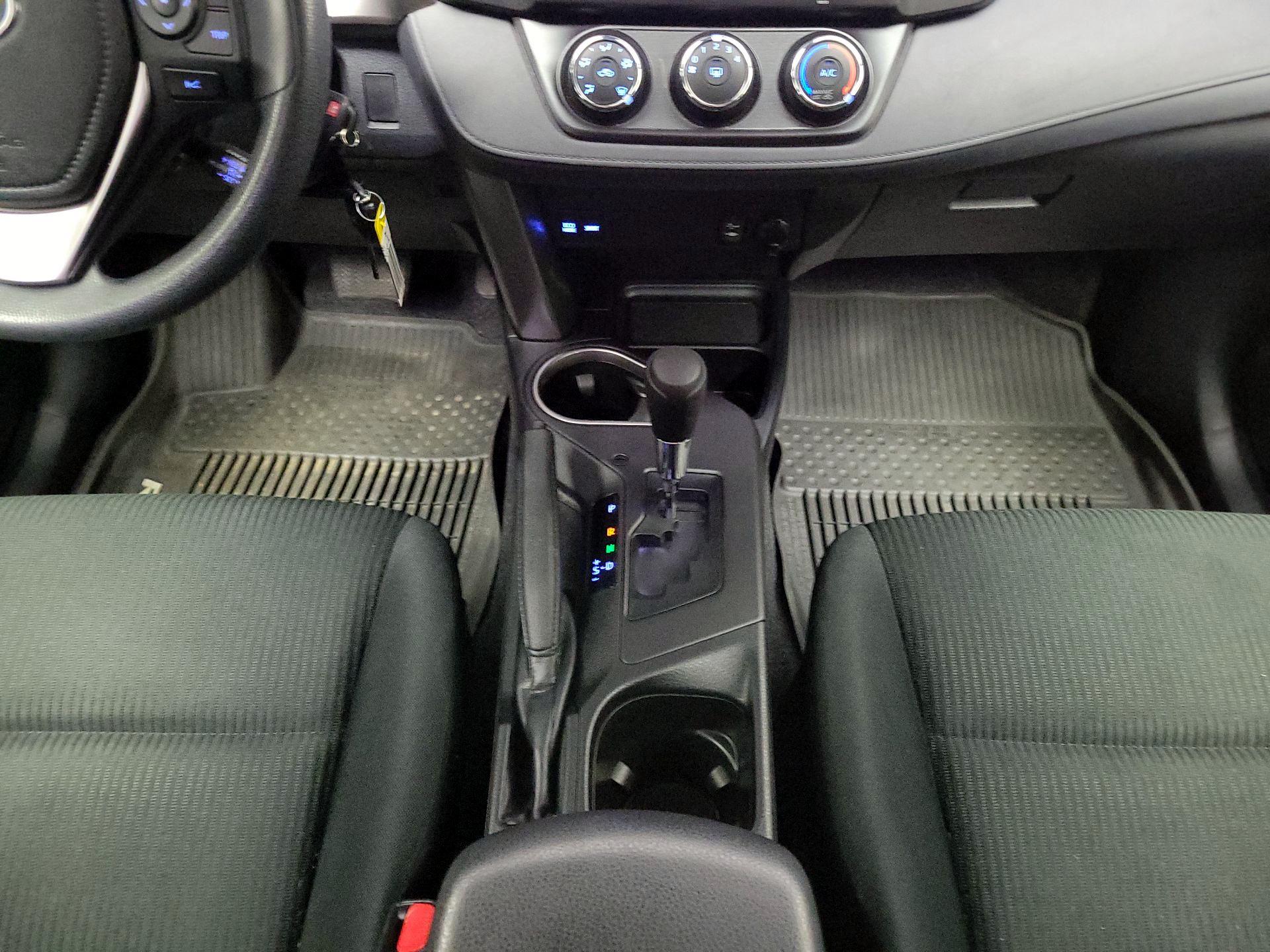 Thumbnail: 2018 Toyota RAV4 - 17