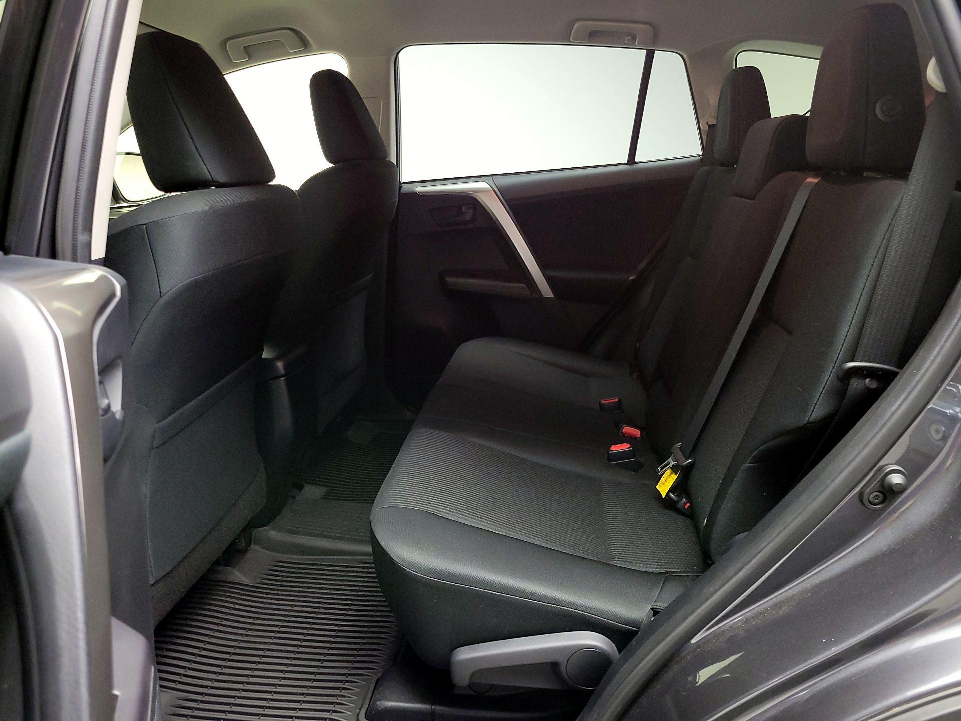 Thumbnail: 2018 Toyota RAV4 - 19