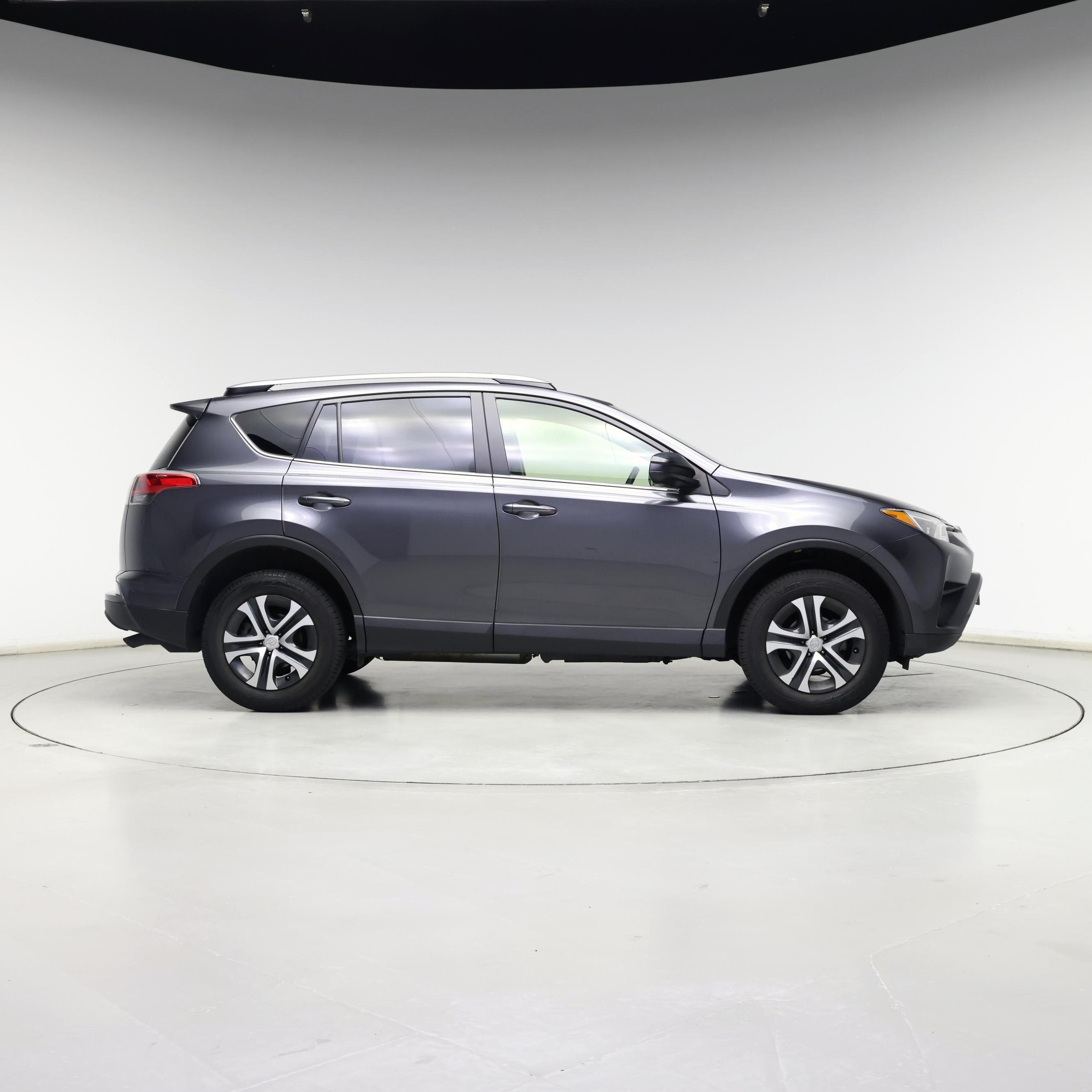 Thumbnail: 2018 Toyota RAV4 - 7