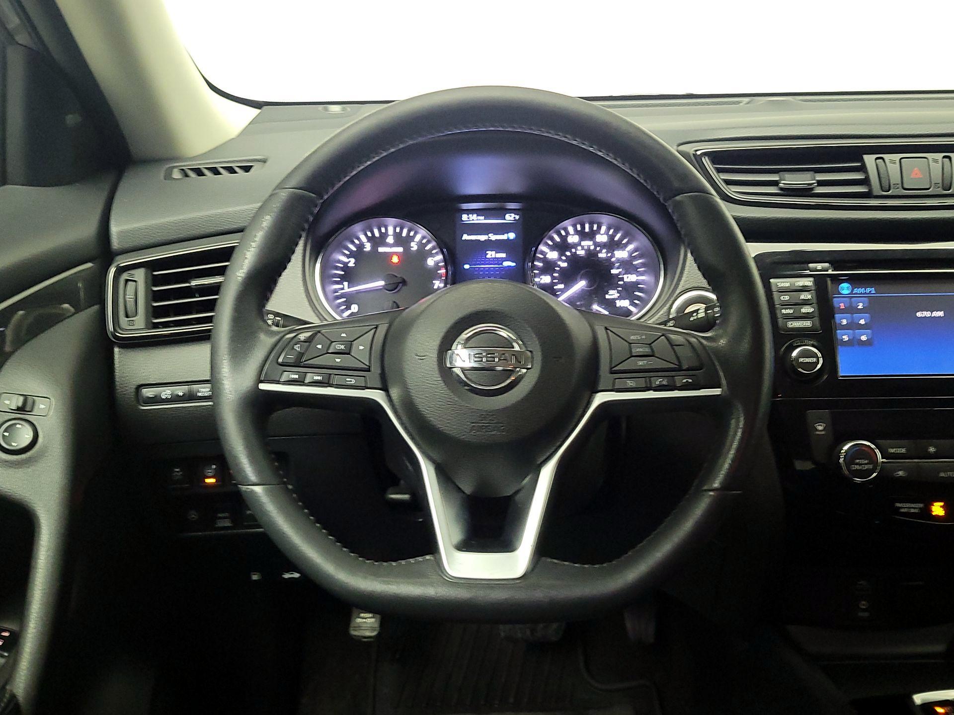 Thumbnail: 2017 Nissan Rogue - 10