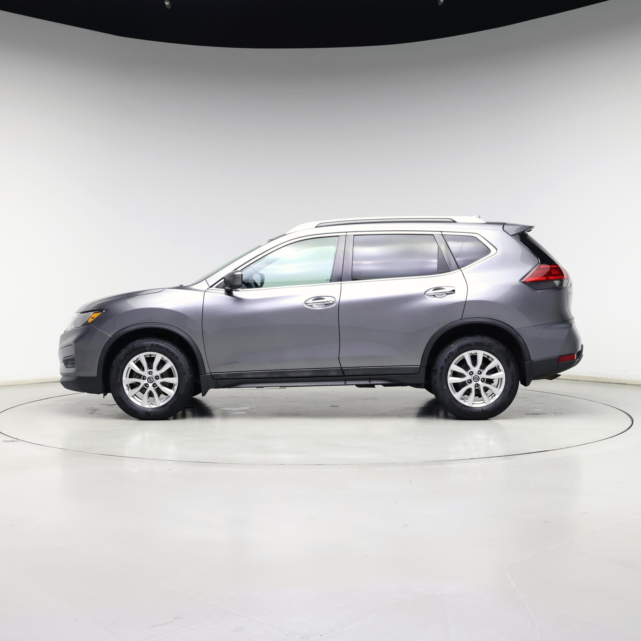 Thumbnail: 2017 Nissan Rogue - 3