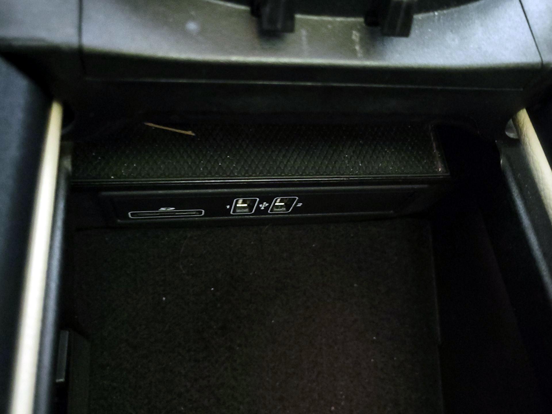 Thumbnail: 2016 Mercedes-Benz C-Class - 19