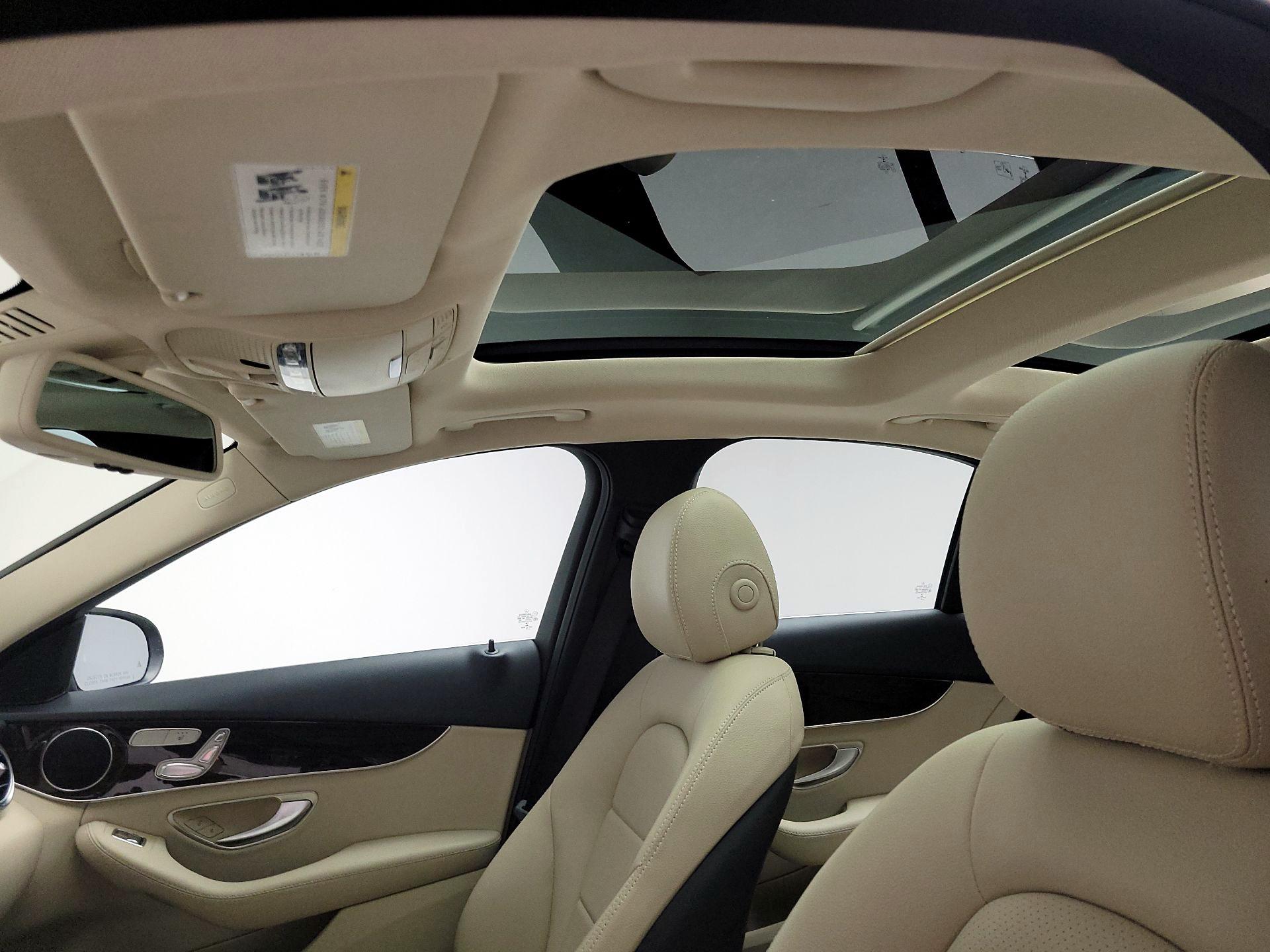 Thumbnail: 2016 Mercedes-Benz C-Class - 20