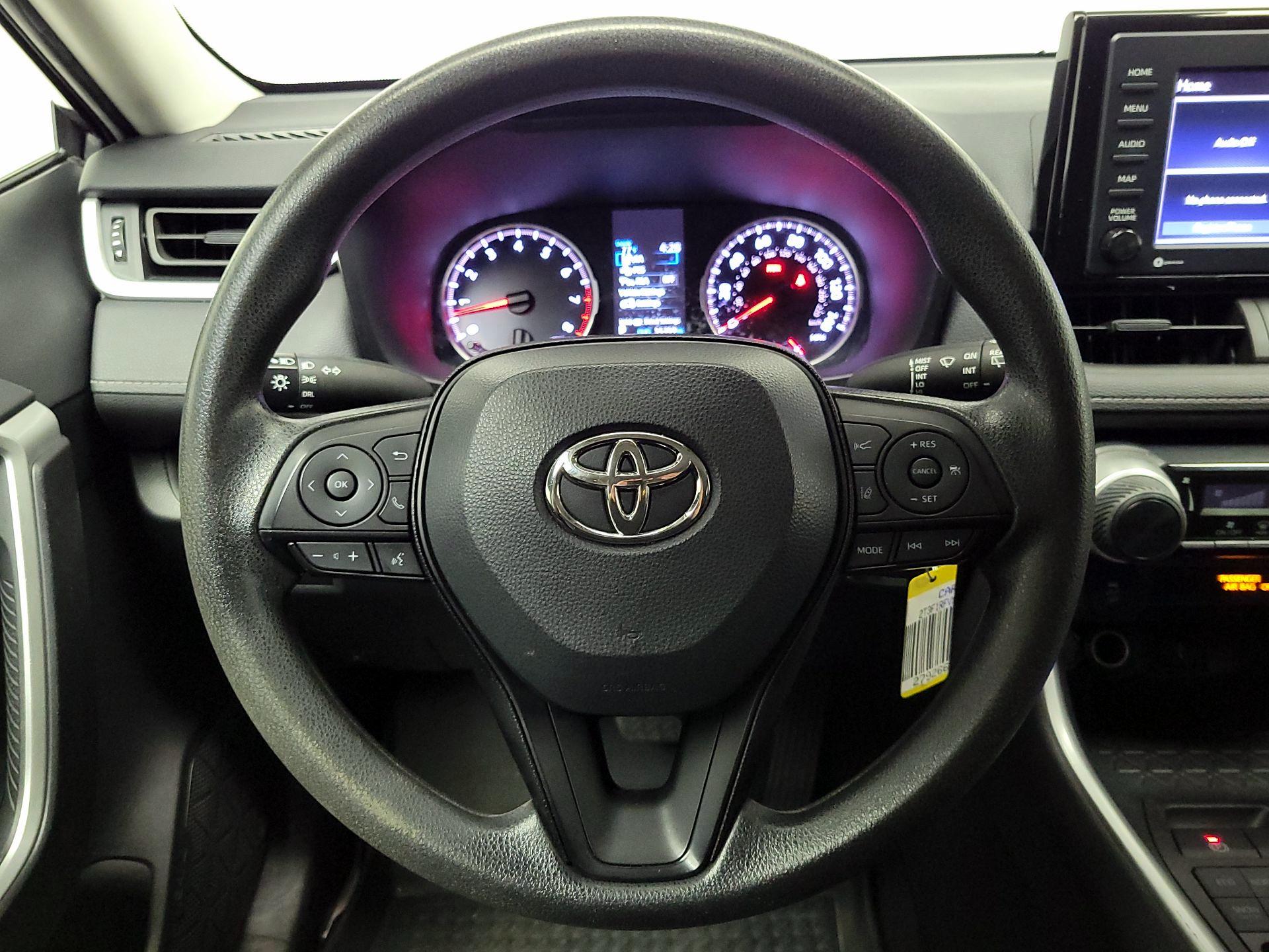 Thumbnail: 2022 Toyota RAV4 - 10