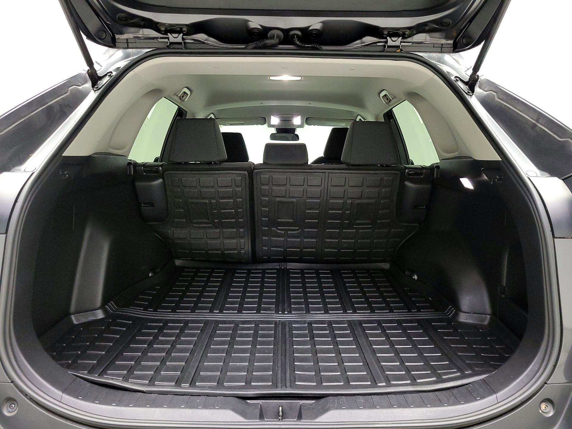 Thumbnail: 2022 Toyota RAV4 - 20