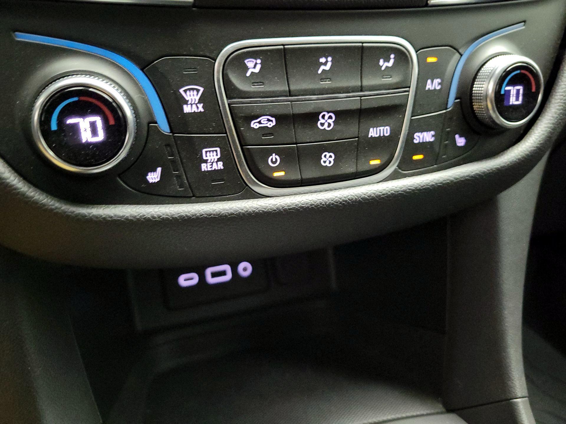 Thumbnail: 2020 Chevrolet Equinox - 15