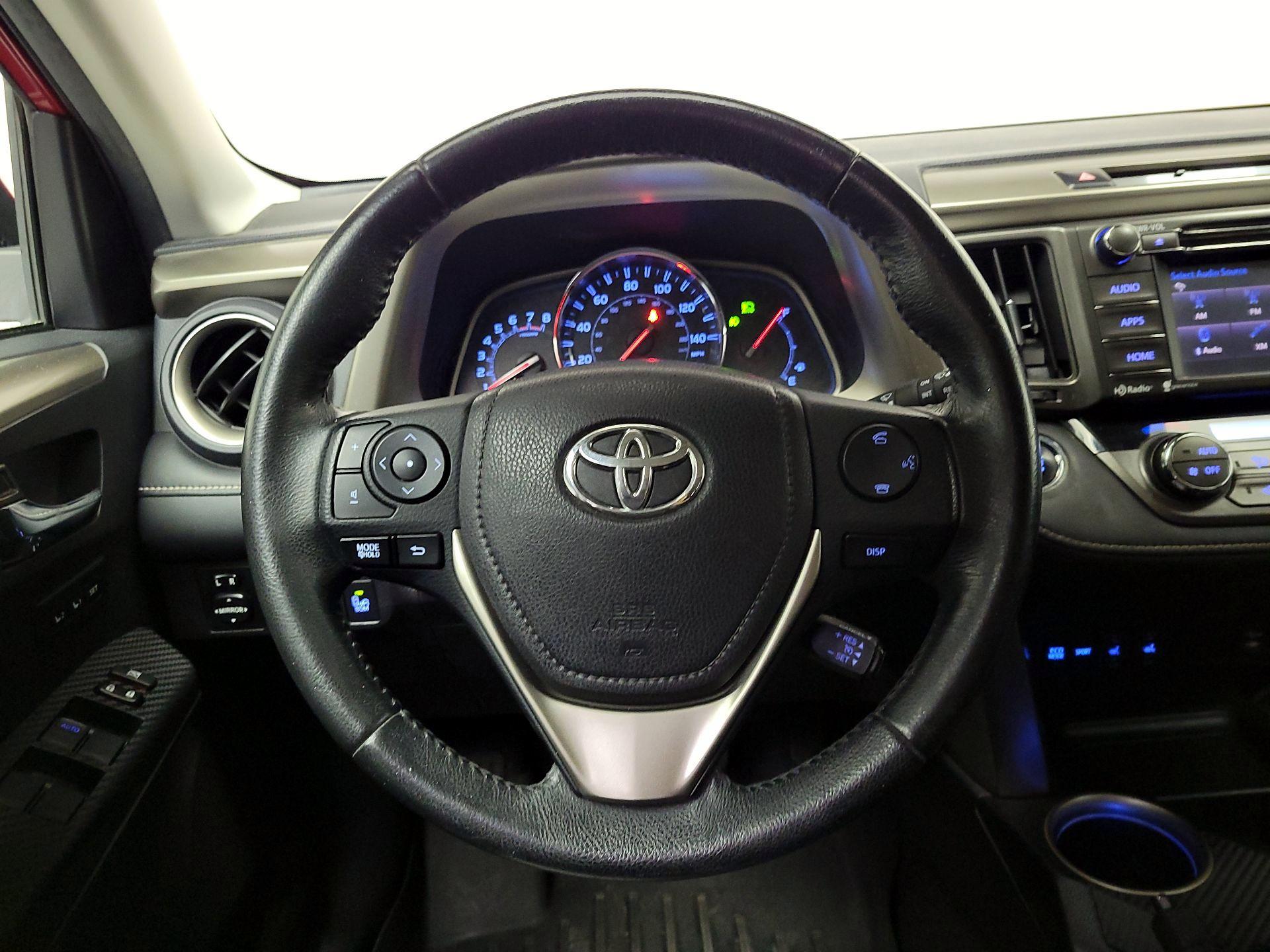 Thumbnail: 2015 Toyota RAV4 - 10