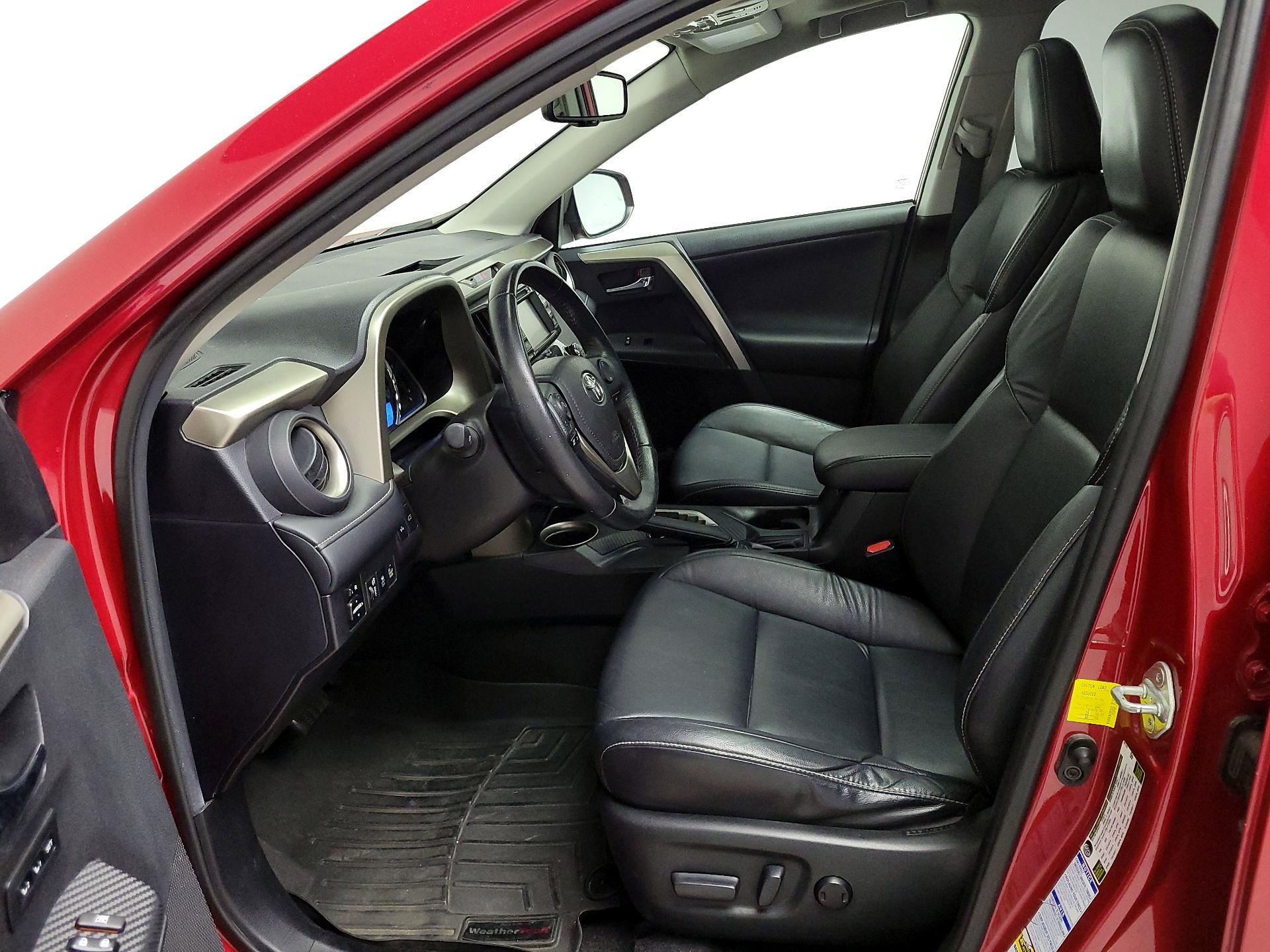 Thumbnail: 2015 Toyota RAV4 - 11