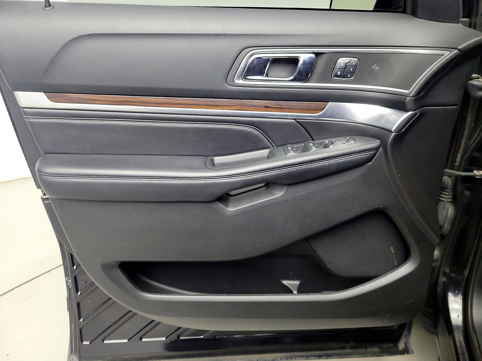 Thumbnail: 2017 Ford Explorer - 12