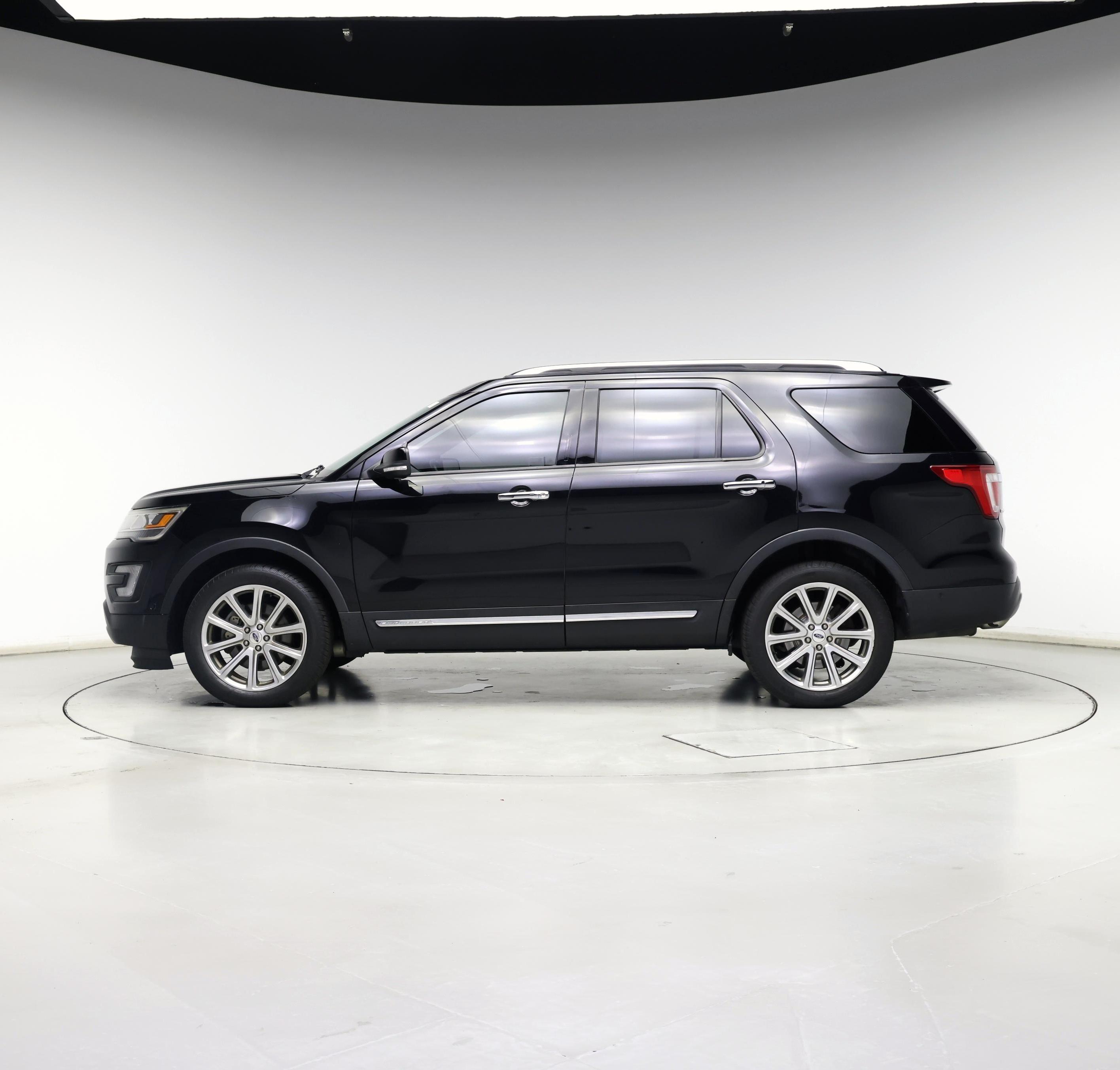 Thumbnail: 2017 Ford Explorer - 3