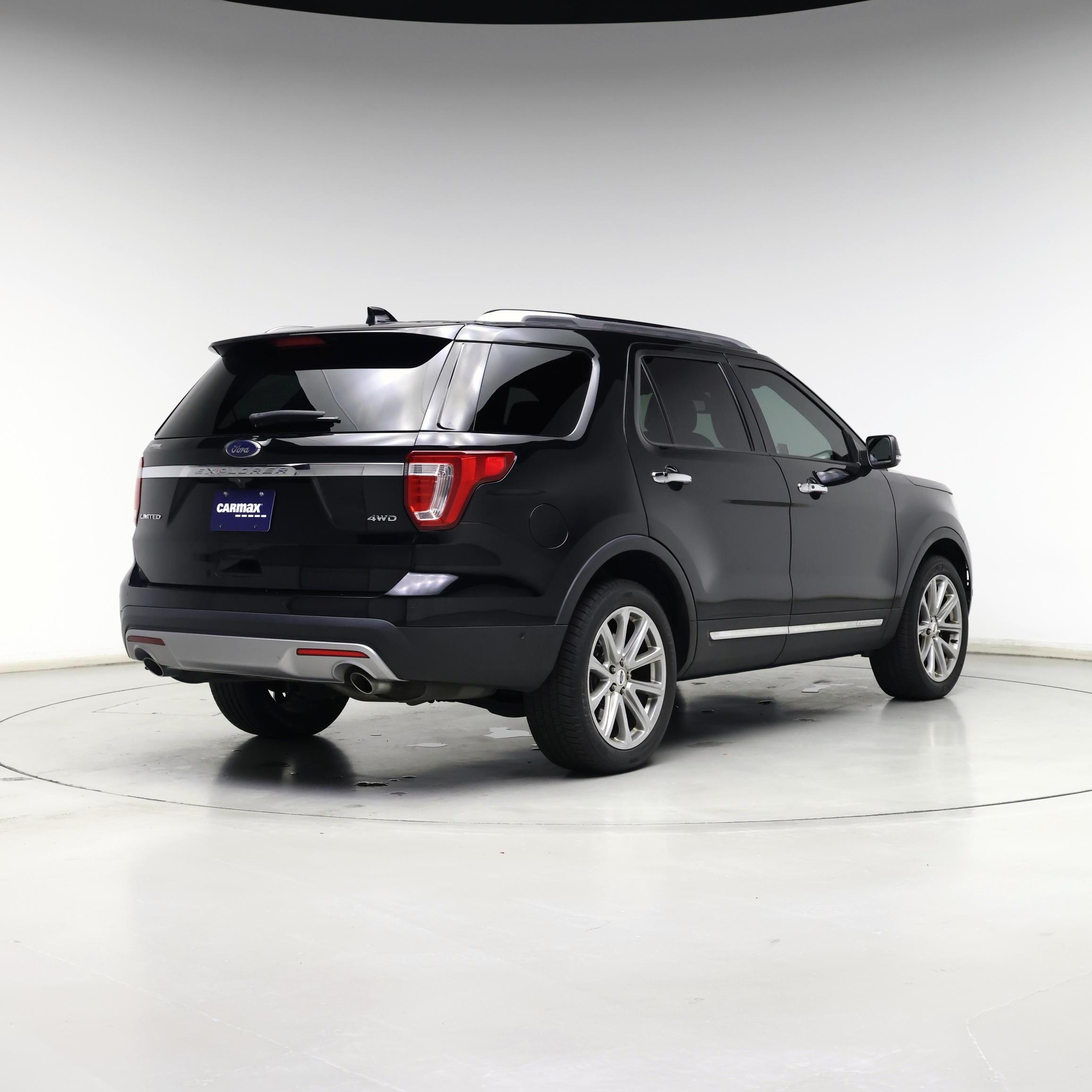 Thumbnail: 2017 Ford Explorer - 8
