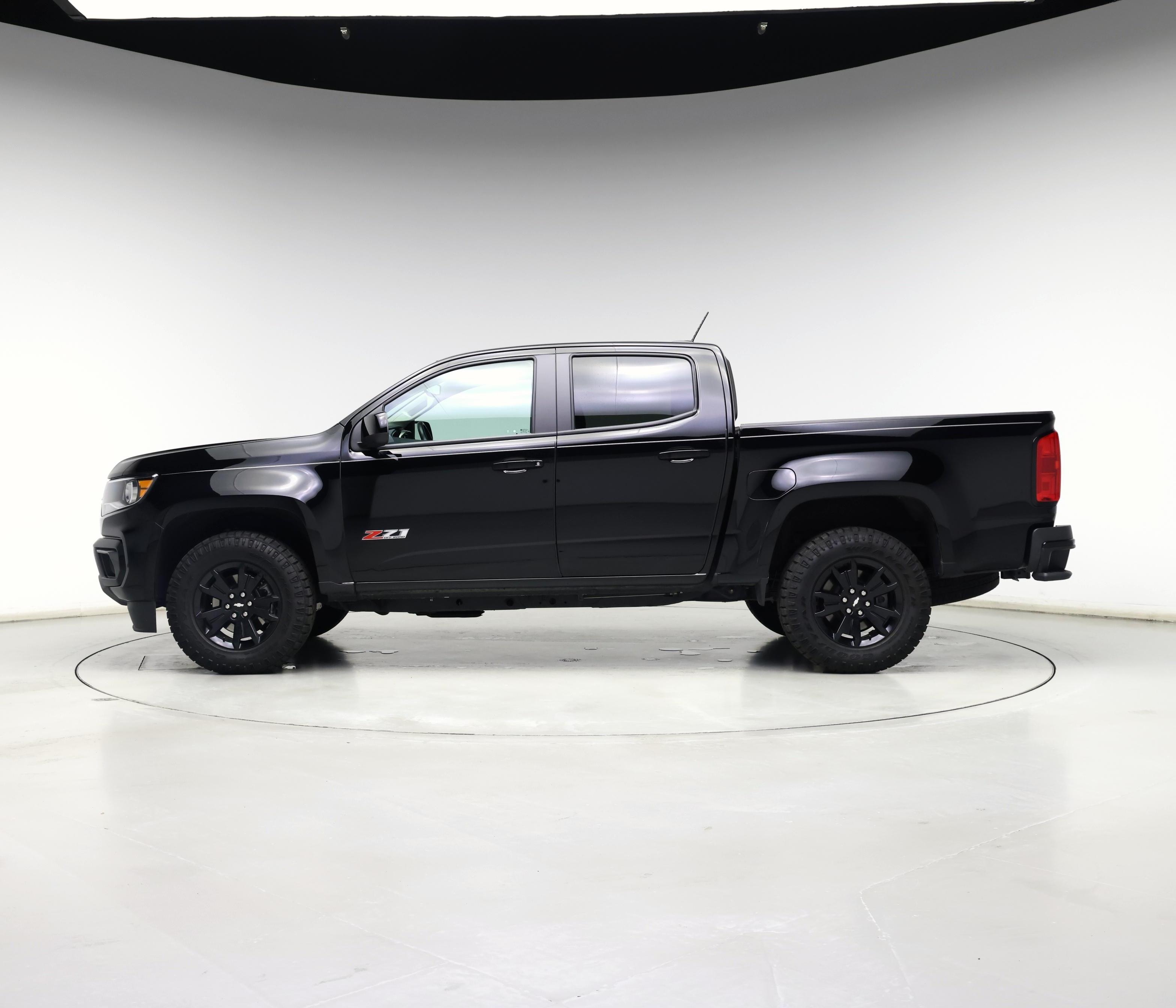 Thumbnail: 2022 Chevrolet Colorado - 3