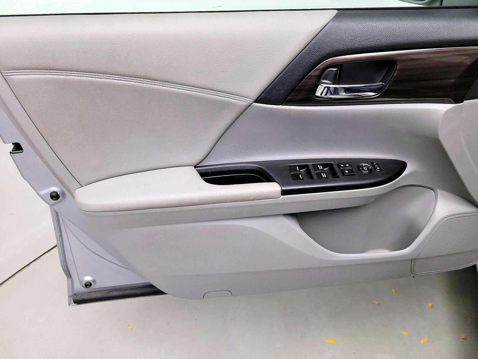 Thumbnail: 2016 Honda Accord - 12