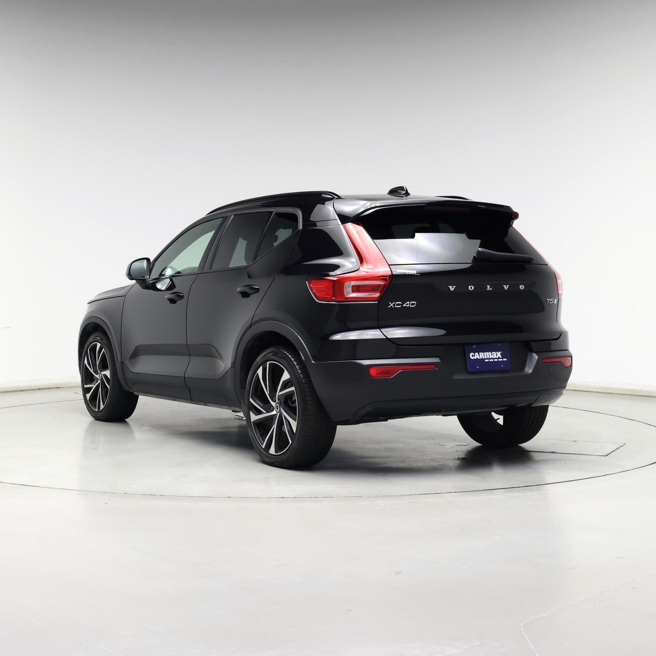 Thumbnail: 2022 Volvo XC40 - 2