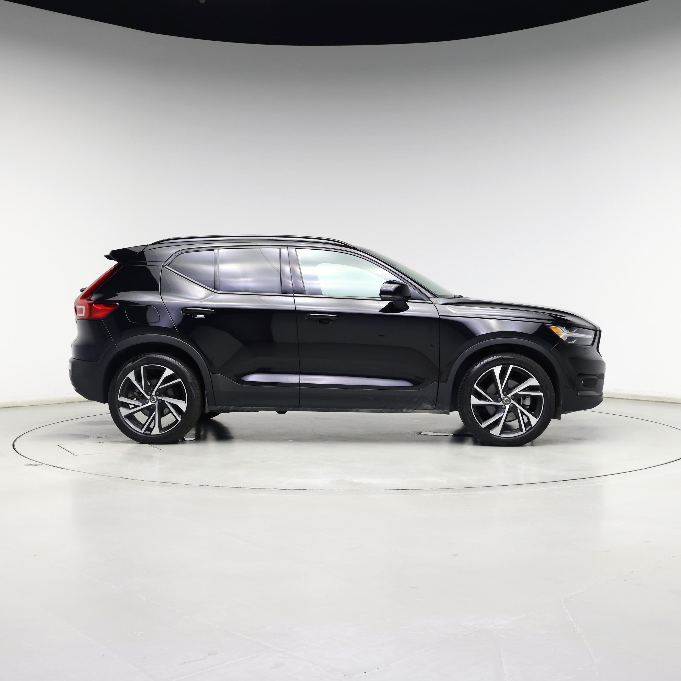 Thumbnail: 2022 Volvo XC40 - 7