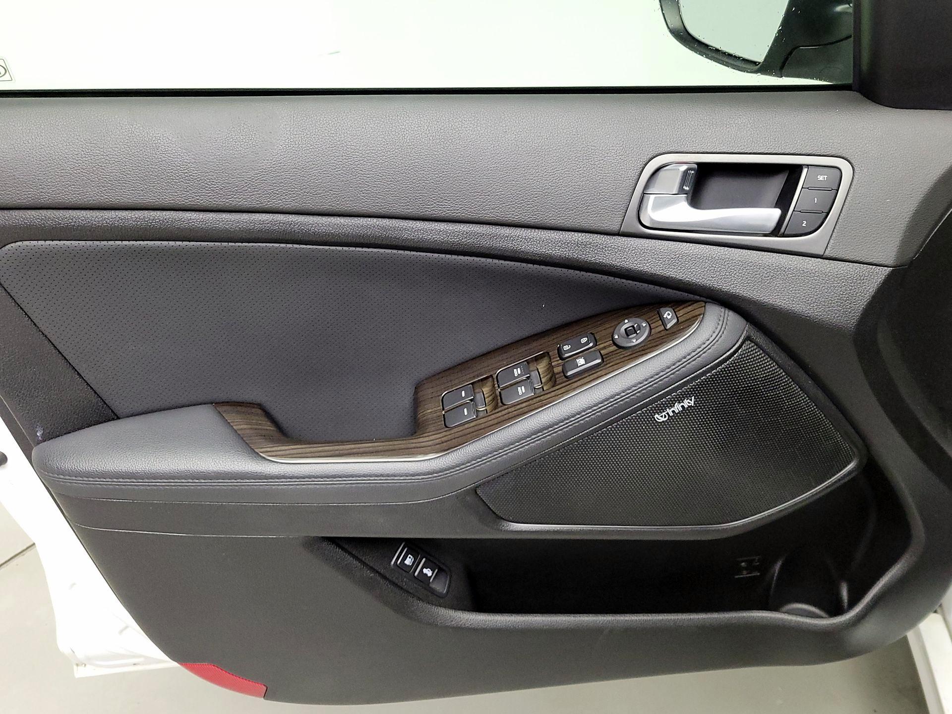 Thumbnail: 2015 Kia Optima - 12