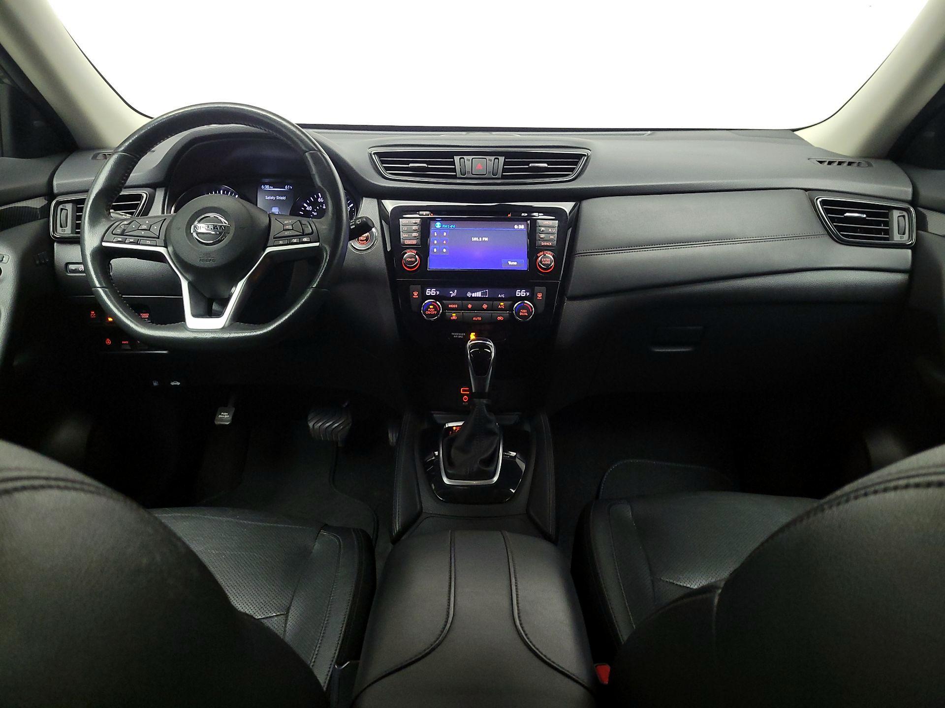 Thumbnail: 2017 Nissan Rogue - 9