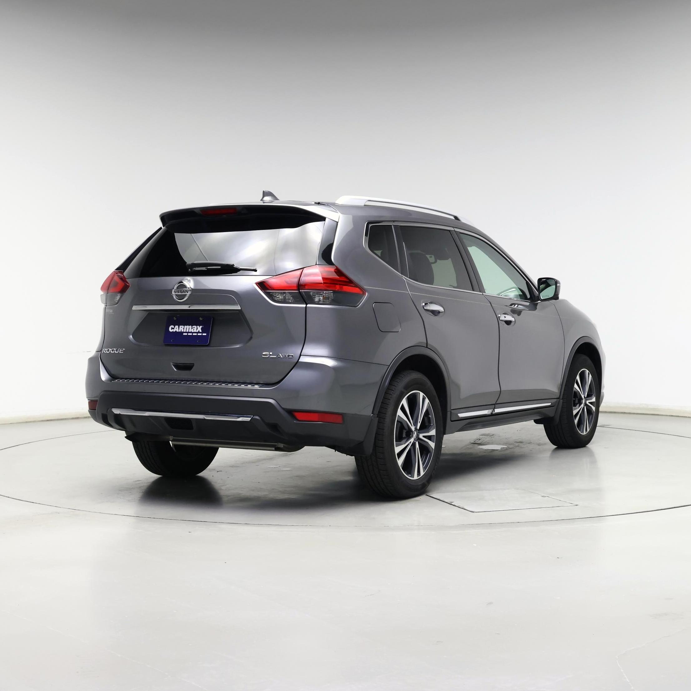 Thumbnail: 2017 Nissan Rogue - 8