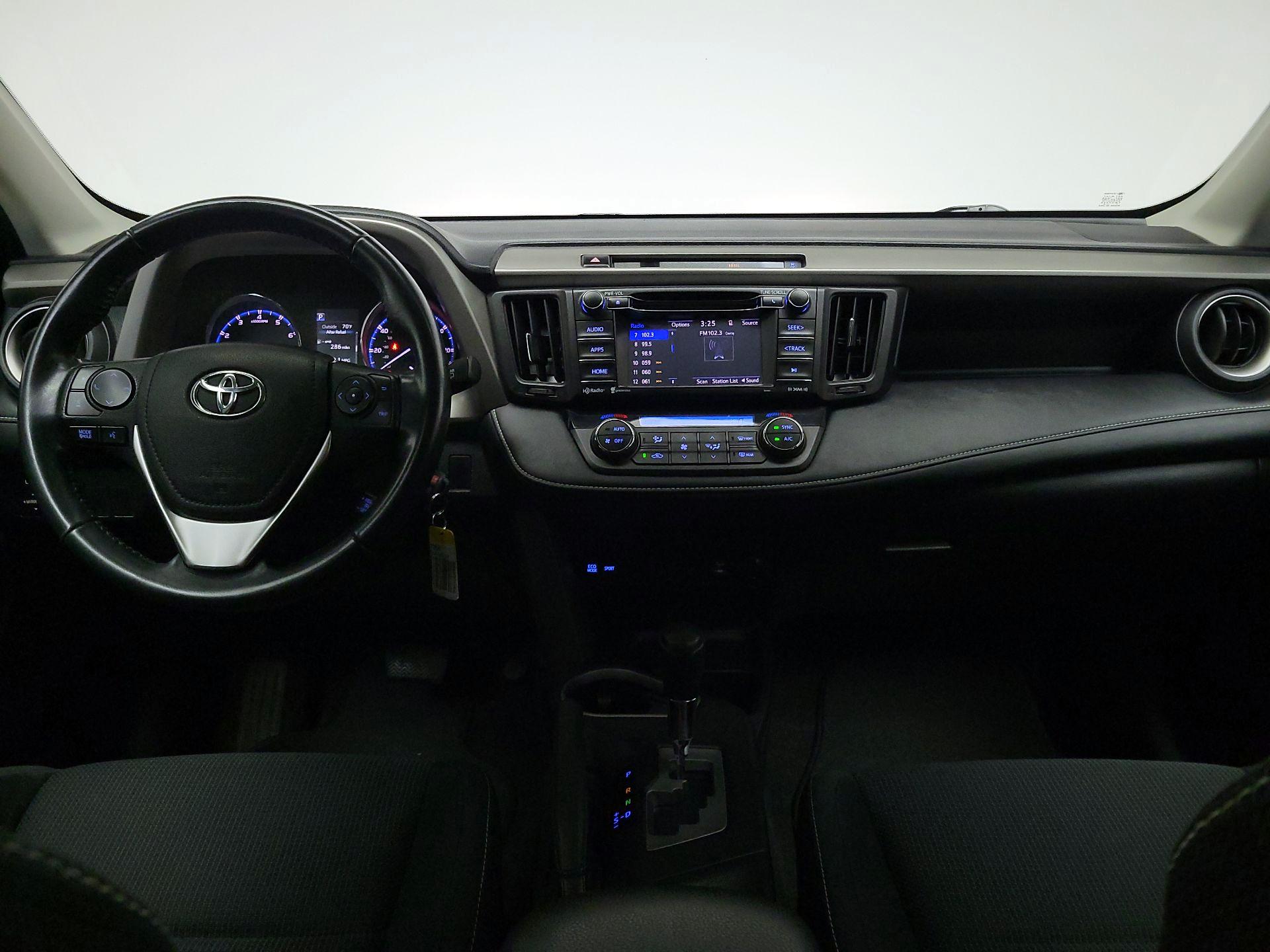 Thumbnail: 2016 Toyota RAV4 - 9