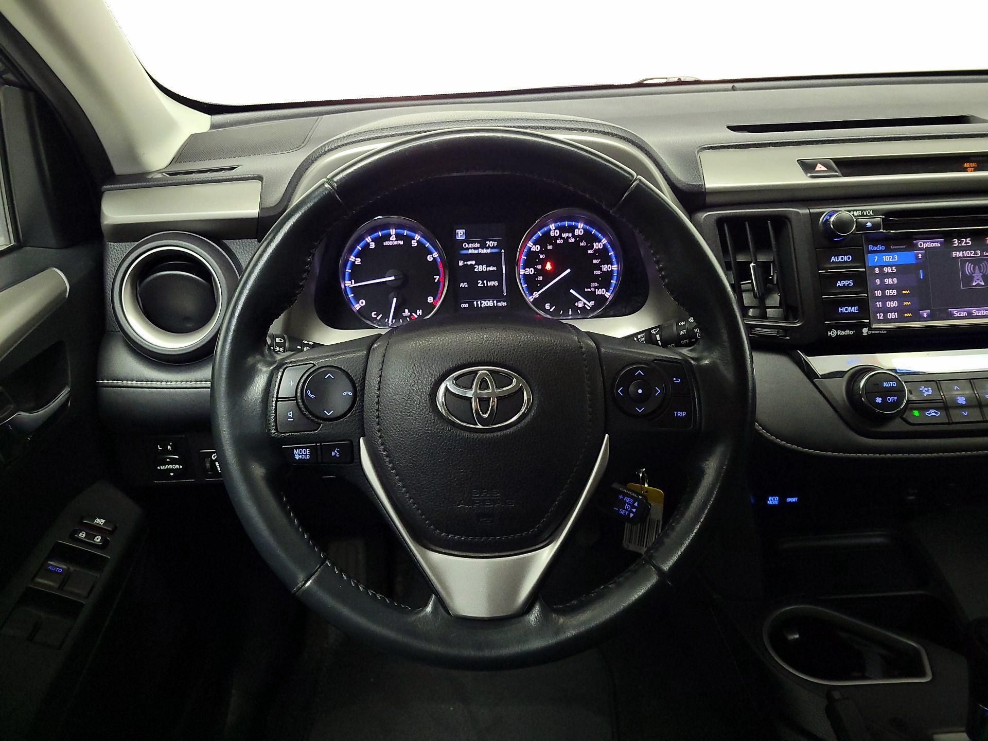 Thumbnail: 2016 Toyota RAV4 - 10