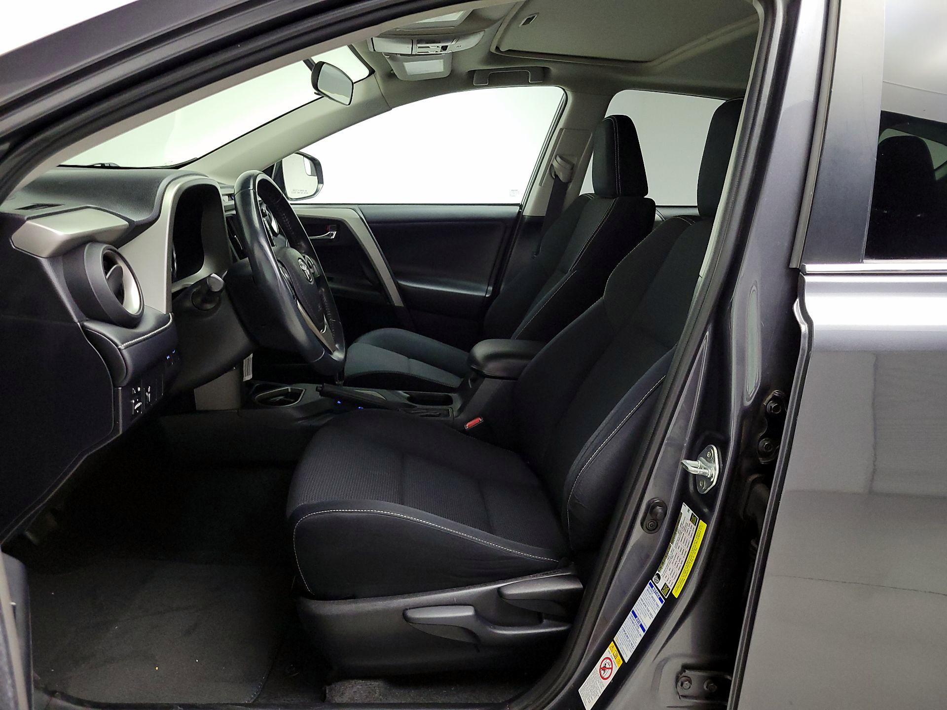 Thumbnail: 2016 Toyota RAV4 - 11