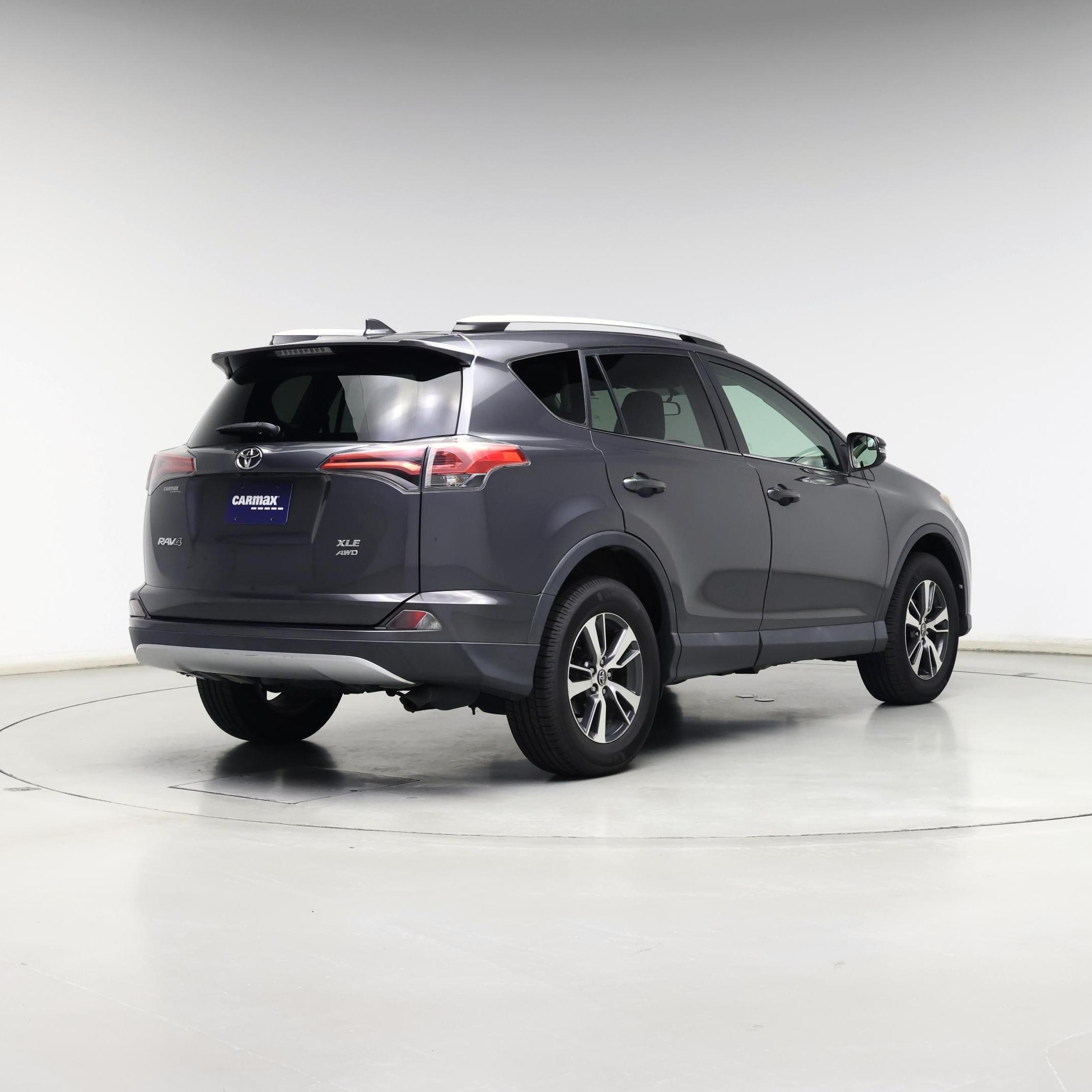 Thumbnail: 2016 Toyota RAV4 - 8