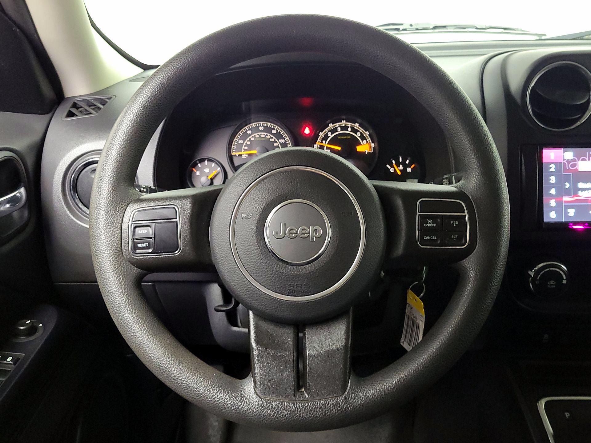 Thumbnail: 2015 Jeep Patriot - 10