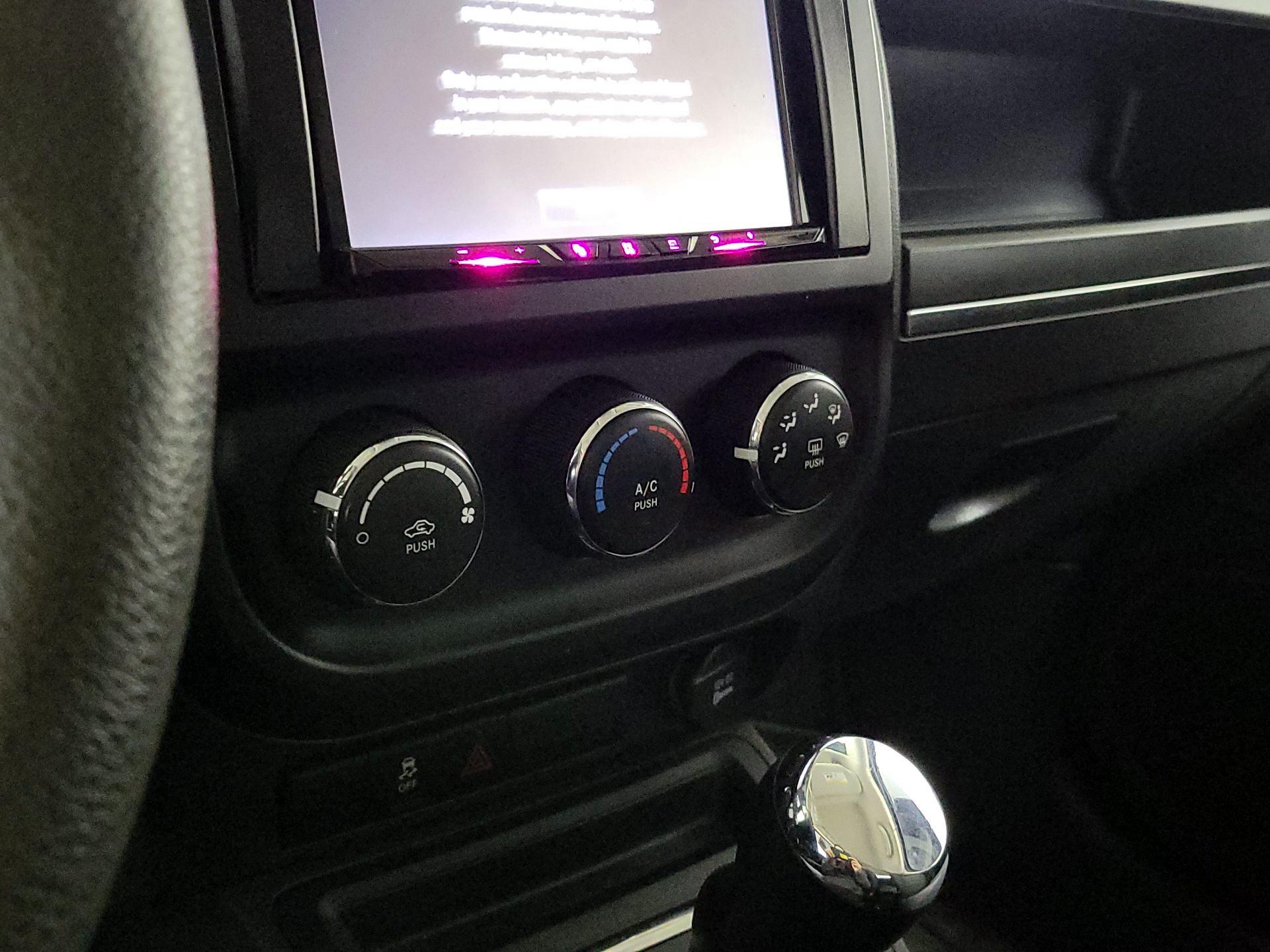 Thumbnail: 2015 Jeep Patriot - 14