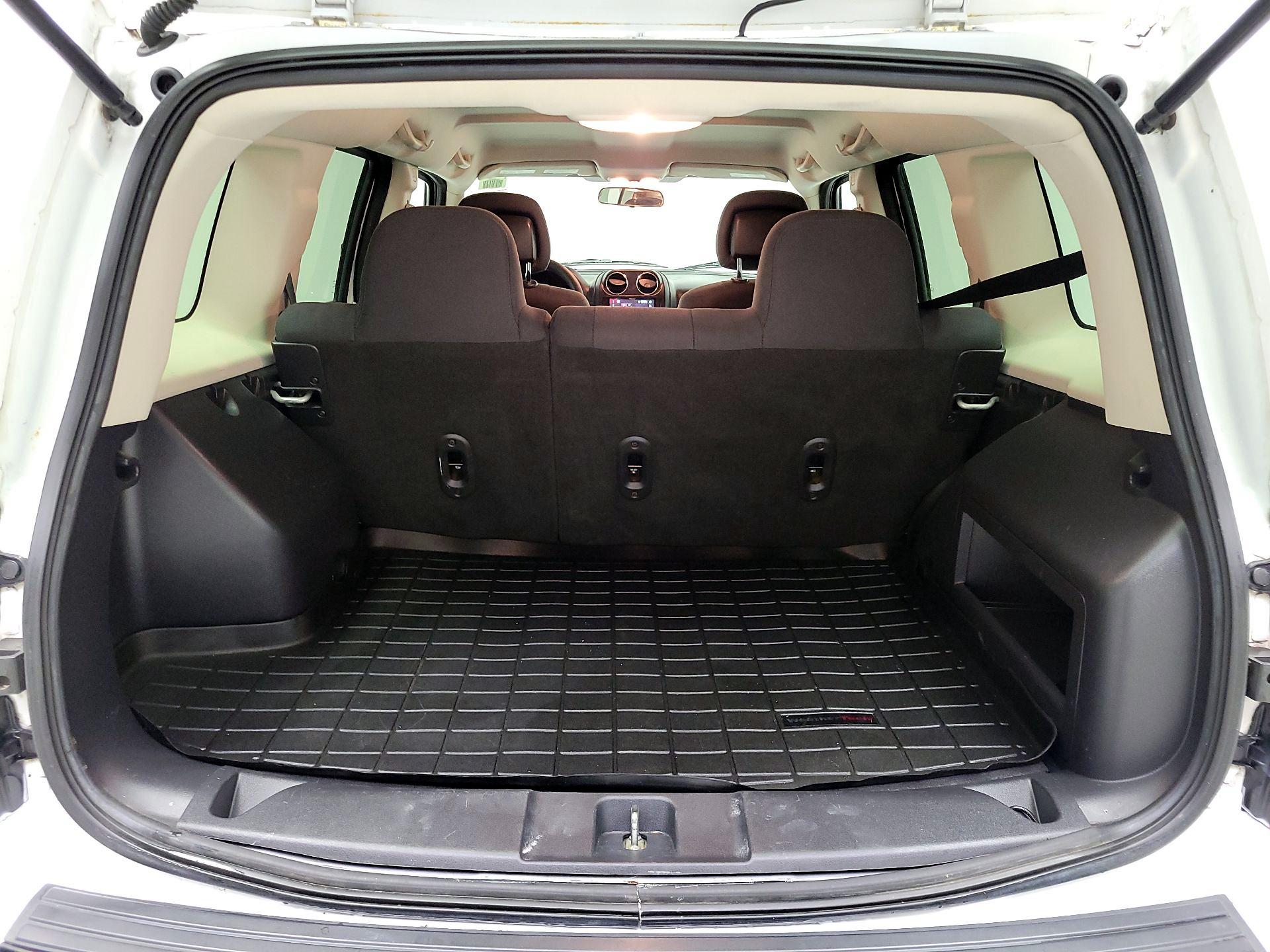 Thumbnail: 2015 Jeep Patriot - 17