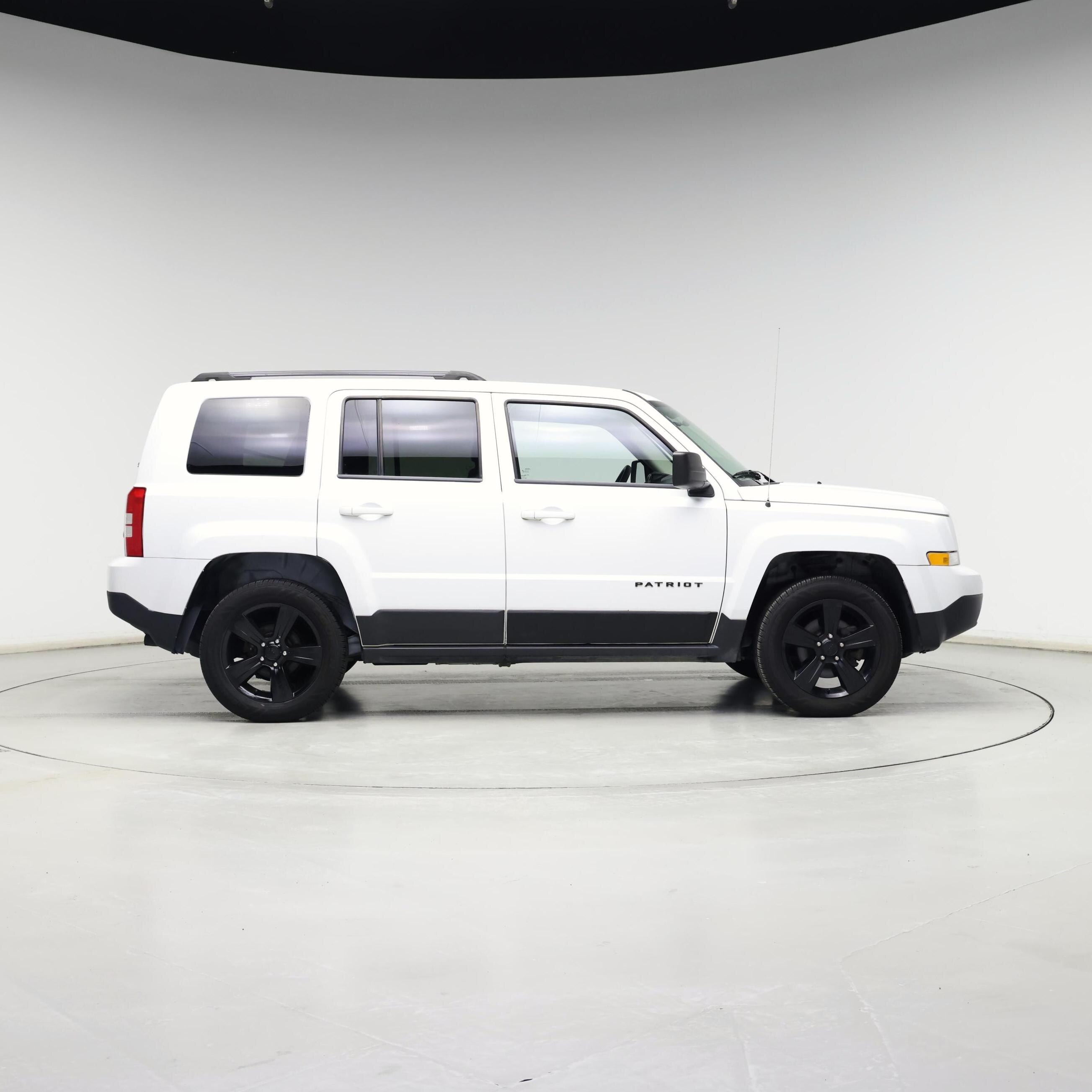 Thumbnail: 2015 Jeep Patriot - 7