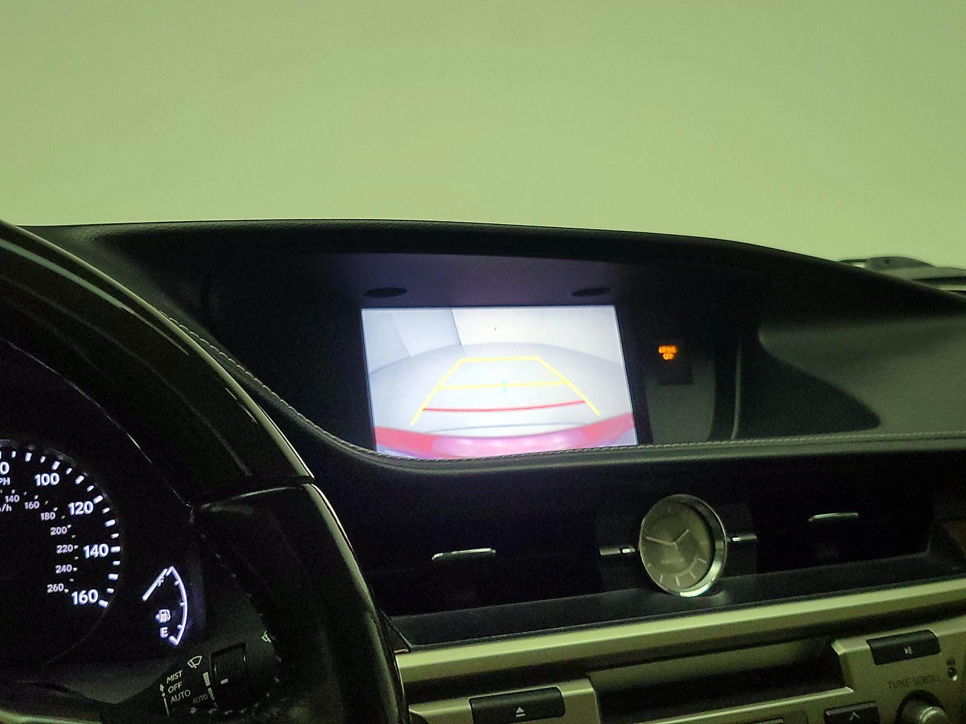 Thumbnail: 2015 Lexus ES - 15