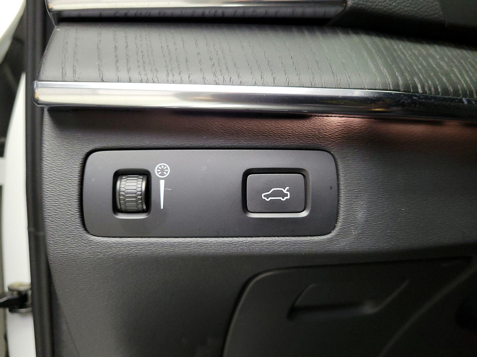Thumbnail: 2021 Volvo XC90 - 13
