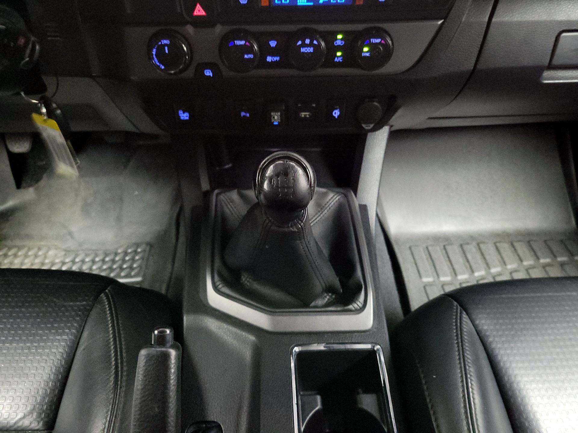 Thumbnail: 2023 Toyota Tacoma - 18