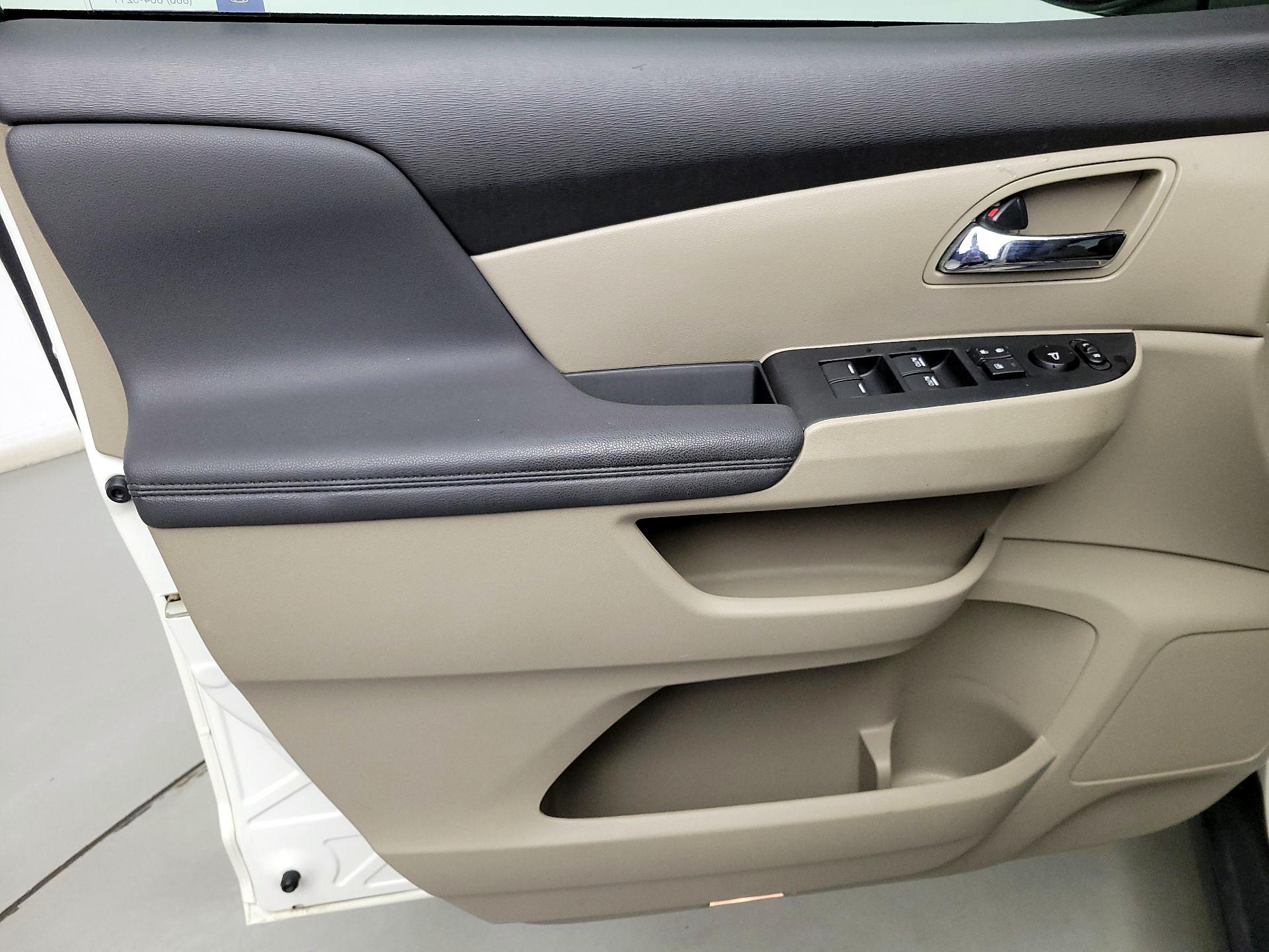 Thumbnail: 2017 Honda Odyssey - 12
