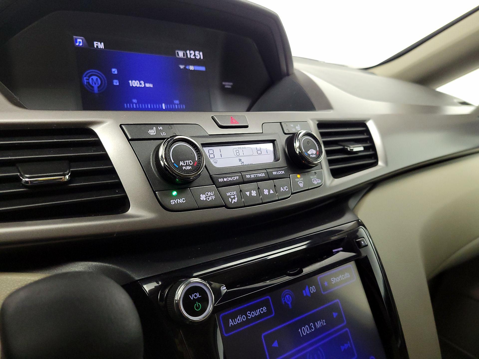 Thumbnail: 2017 Honda Odyssey - 16