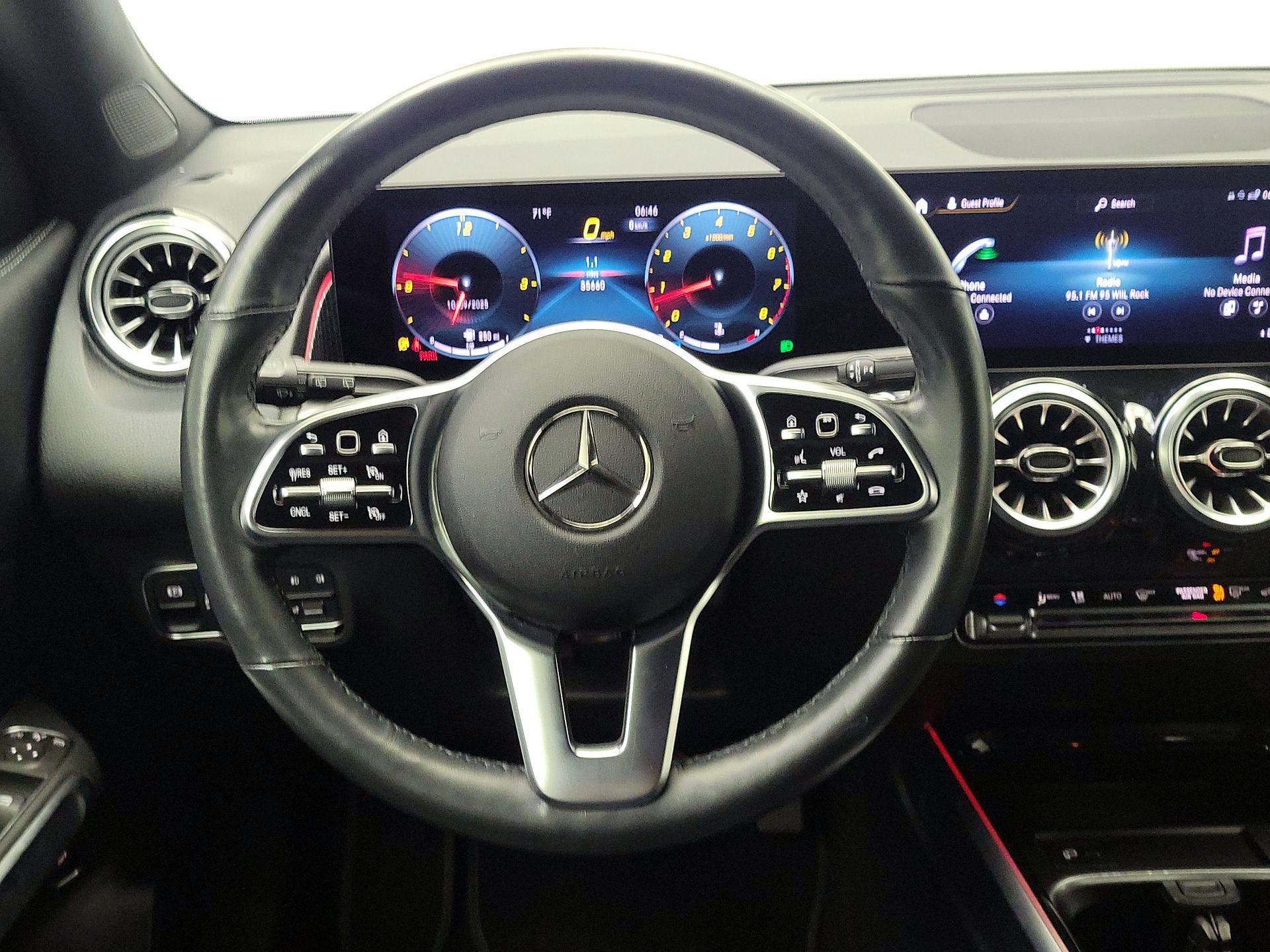 Thumbnail: 2022 Mercedes-Benz GLB - 10