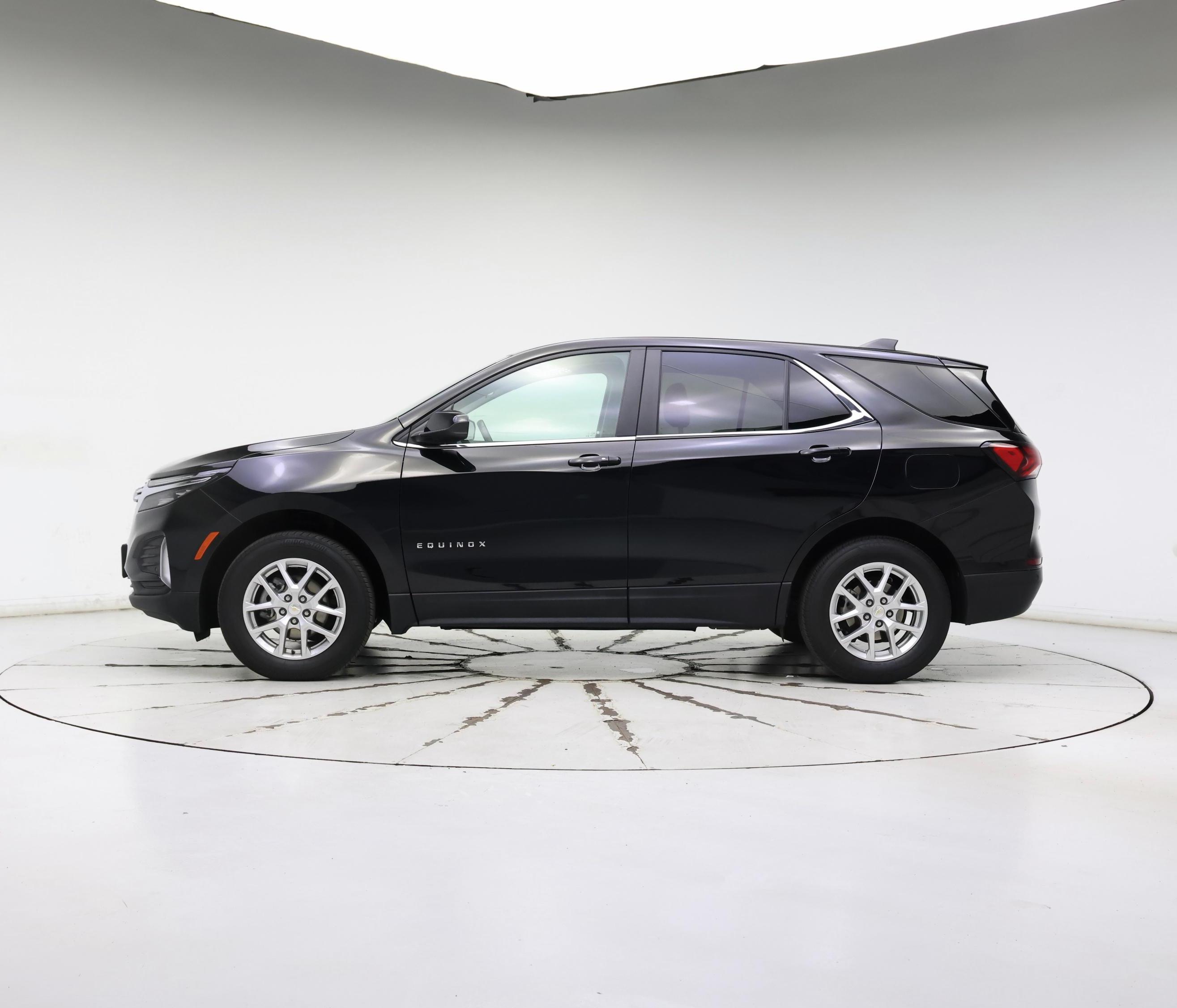 Thumbnail: 2023 Chevrolet Equinox - 3