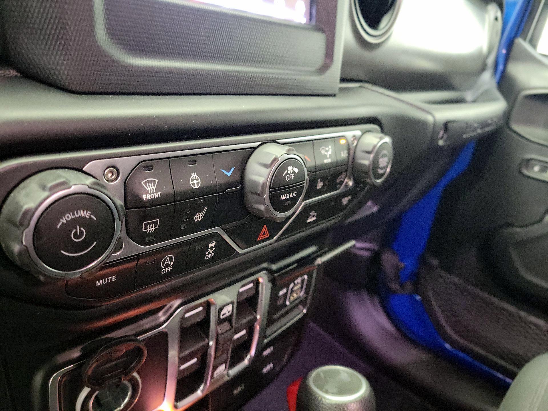 Thumbnail: 2022 Jeep Wrangler - 16