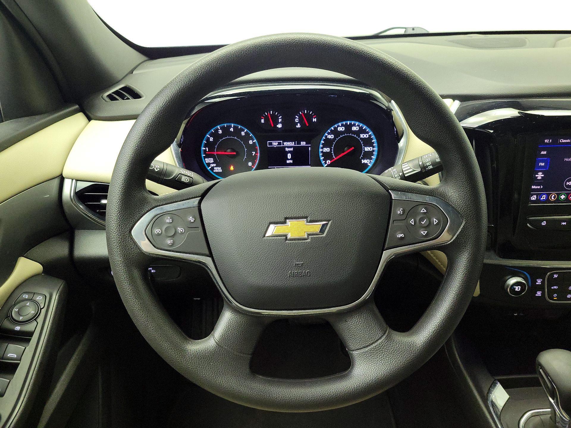 Thumbnail: 2022 Chevrolet Traverse - 10