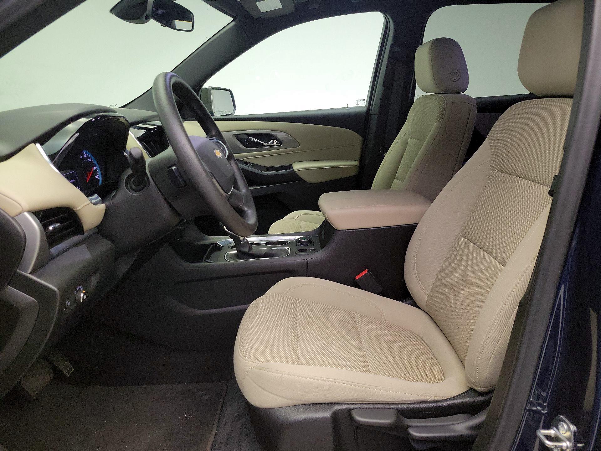 Thumbnail: 2022 Chevrolet Traverse - 11