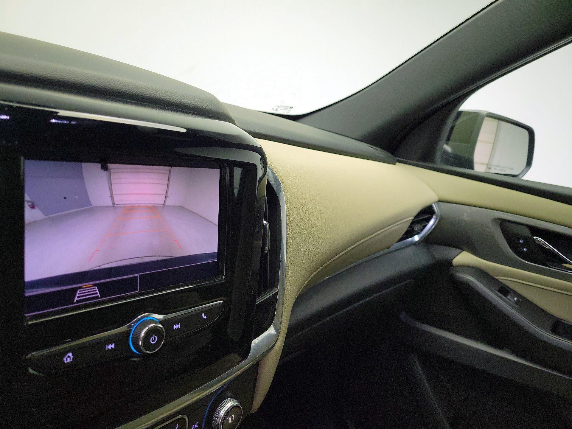 Thumbnail: 2022 Chevrolet Traverse - 14