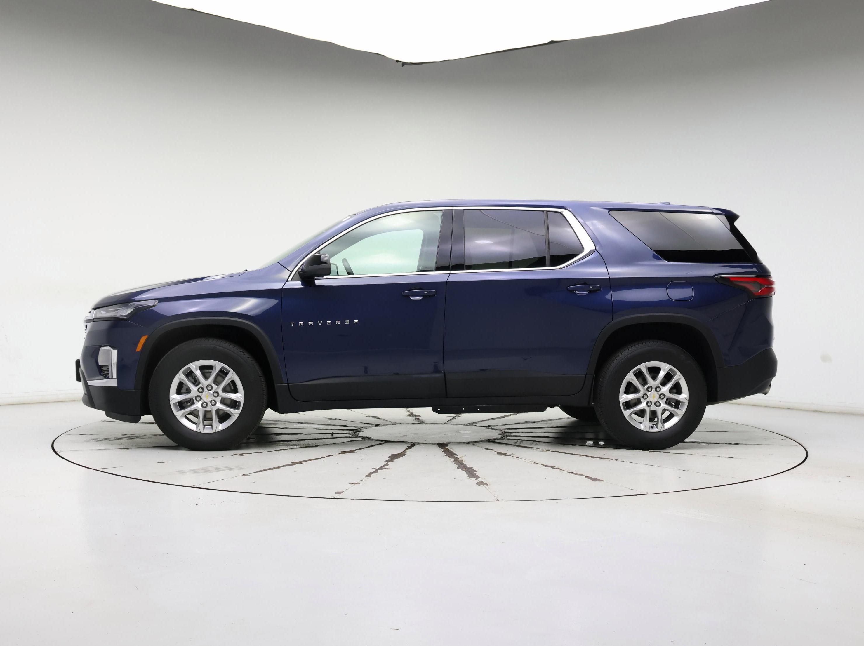 Thumbnail: 2022 Chevrolet Traverse - 3