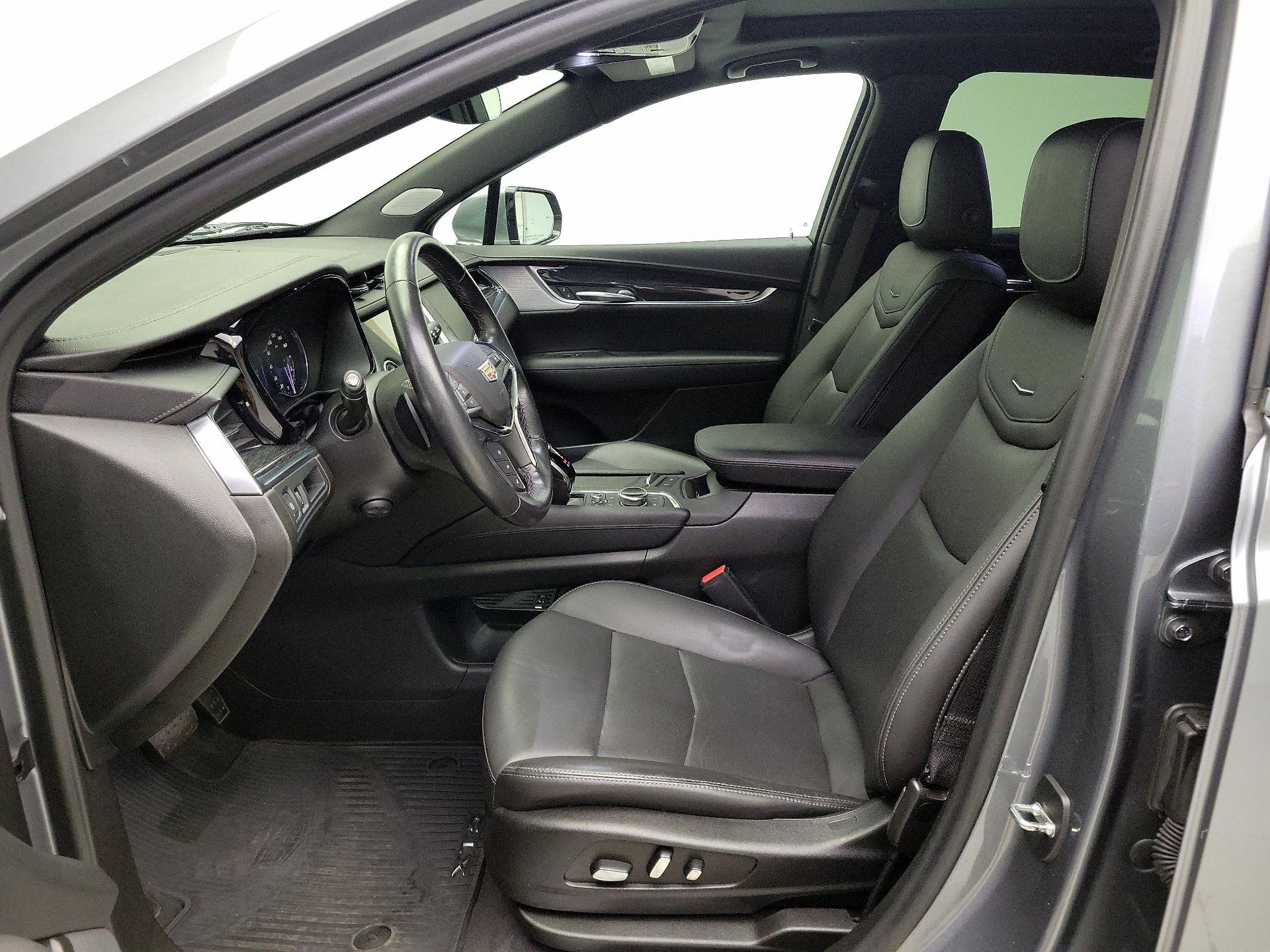 Thumbnail: 2022 Cadillac XT5 - 11