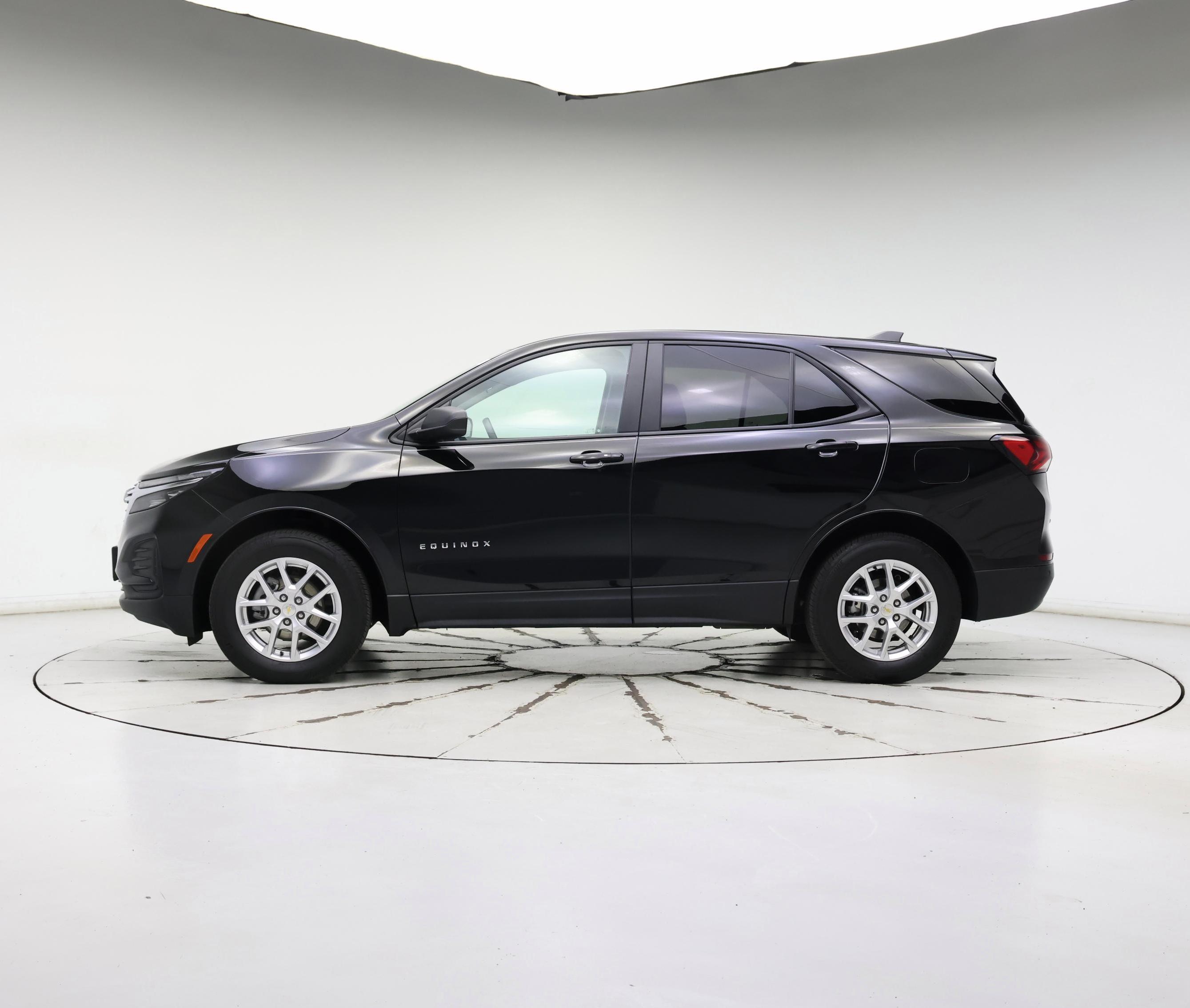 Thumbnail: 2022 Chevrolet Equinox - 3