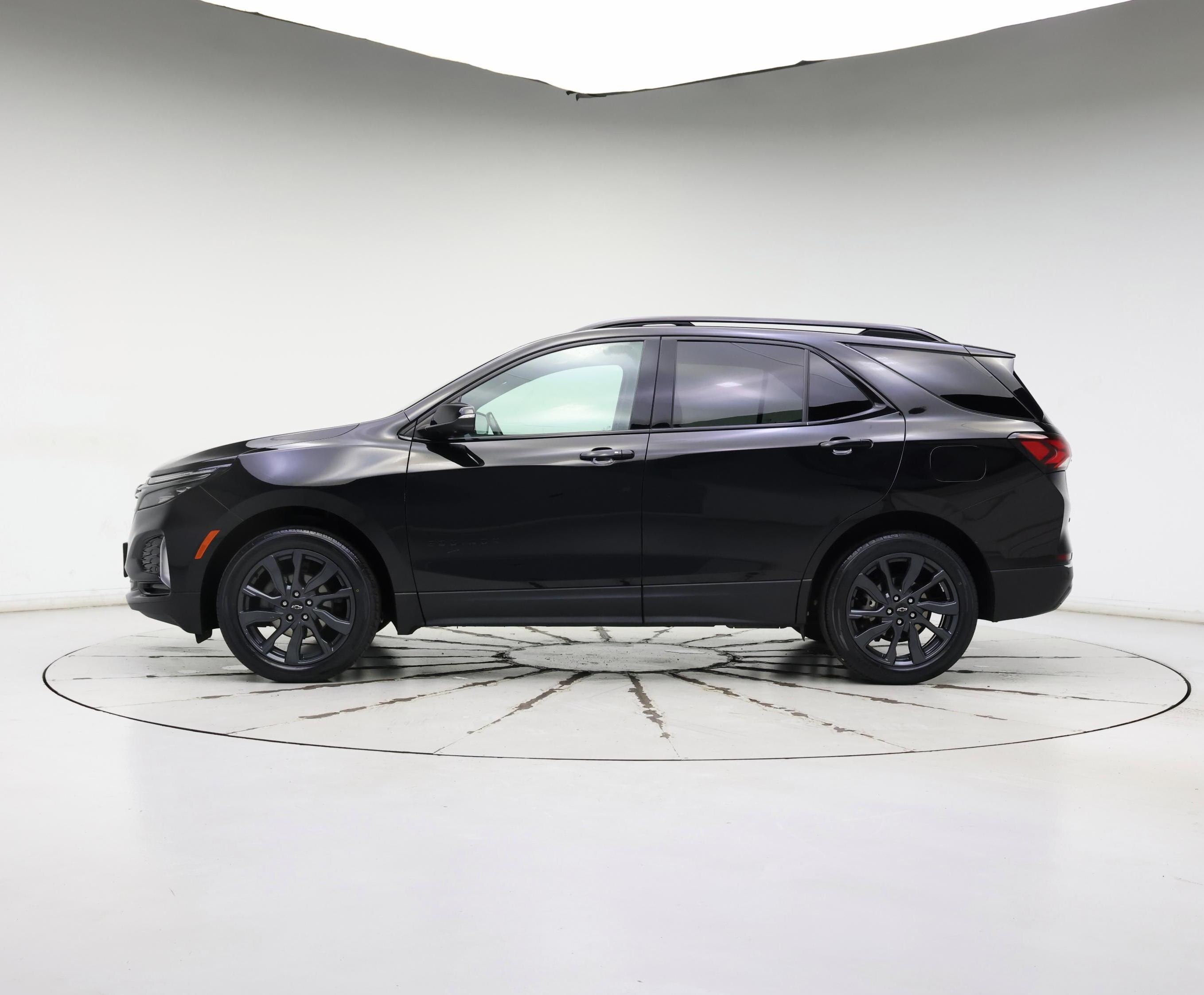 Thumbnail: 2022 Chevrolet Equinox - 3