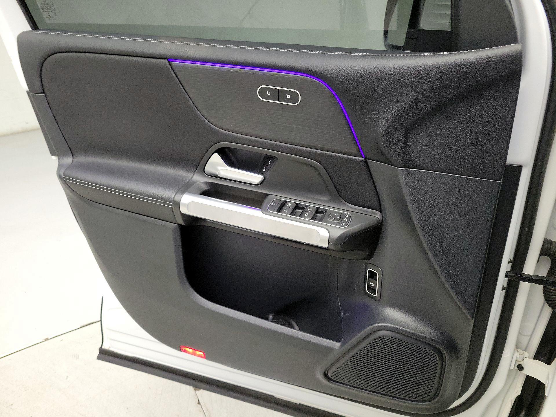 Thumbnail: 2022 Mercedes-Benz GLB - 12