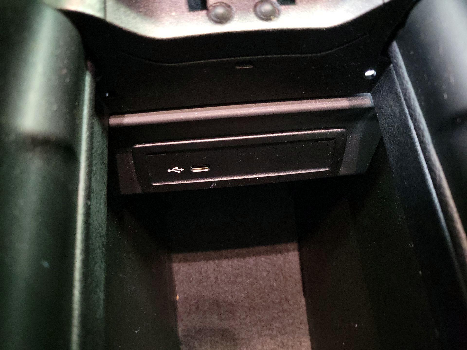 Thumbnail: 2022 Mercedes-Benz GLB - 19