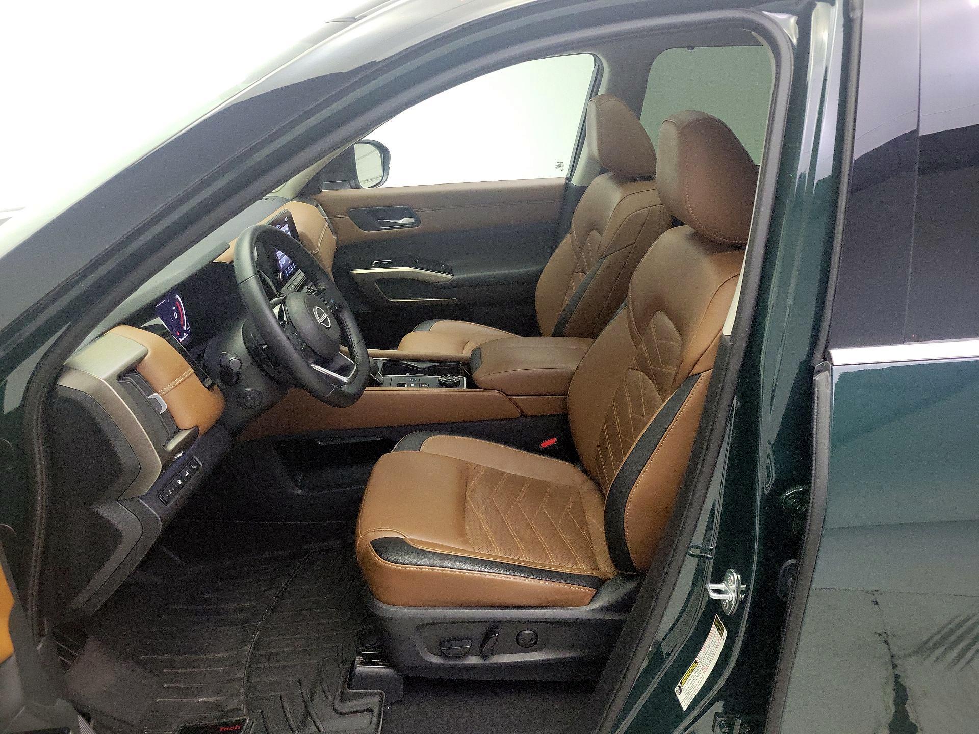 Thumbnail: 2023 Nissan Pathfinder - 11